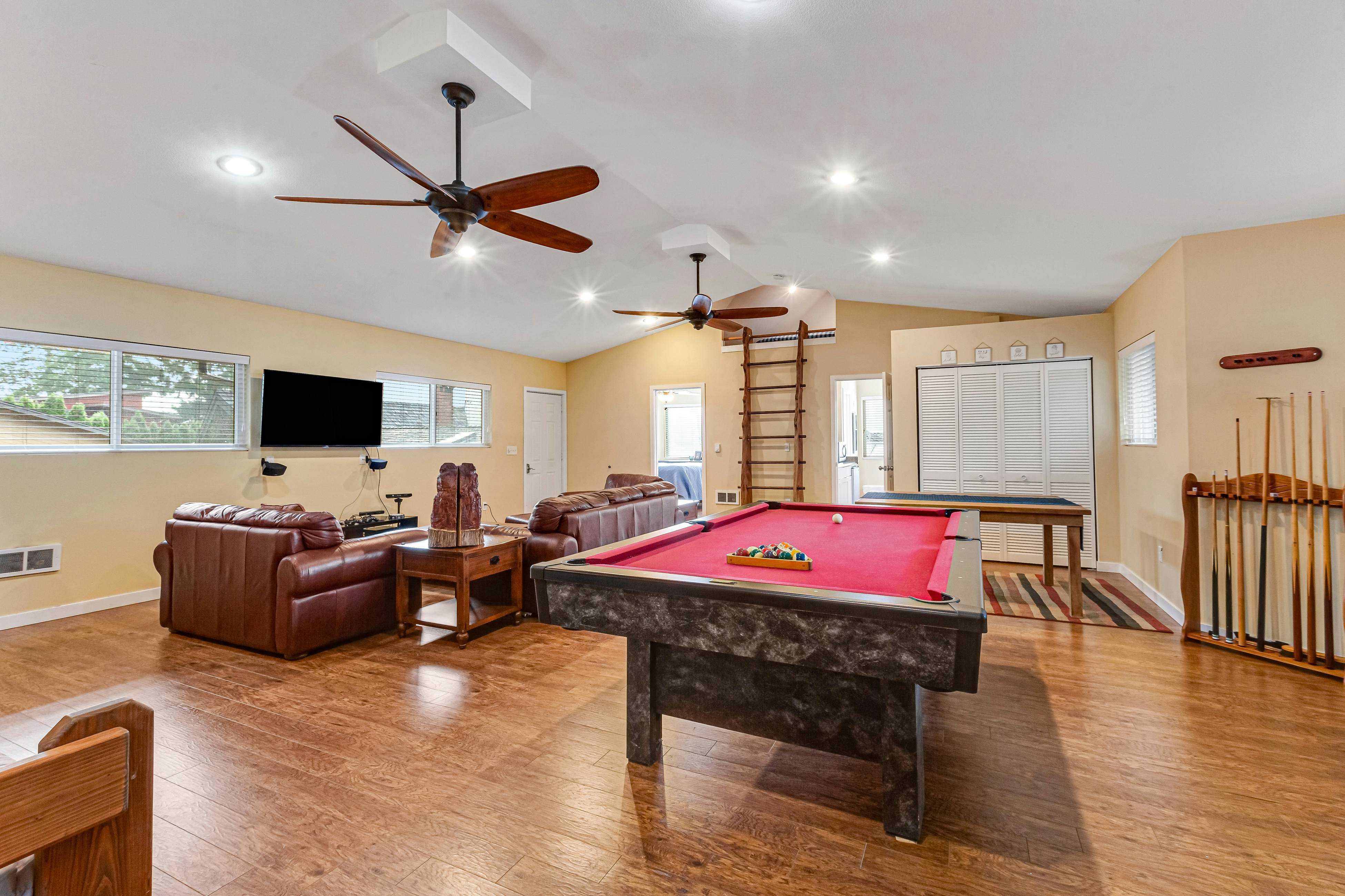 Summit Lake Guesthouse