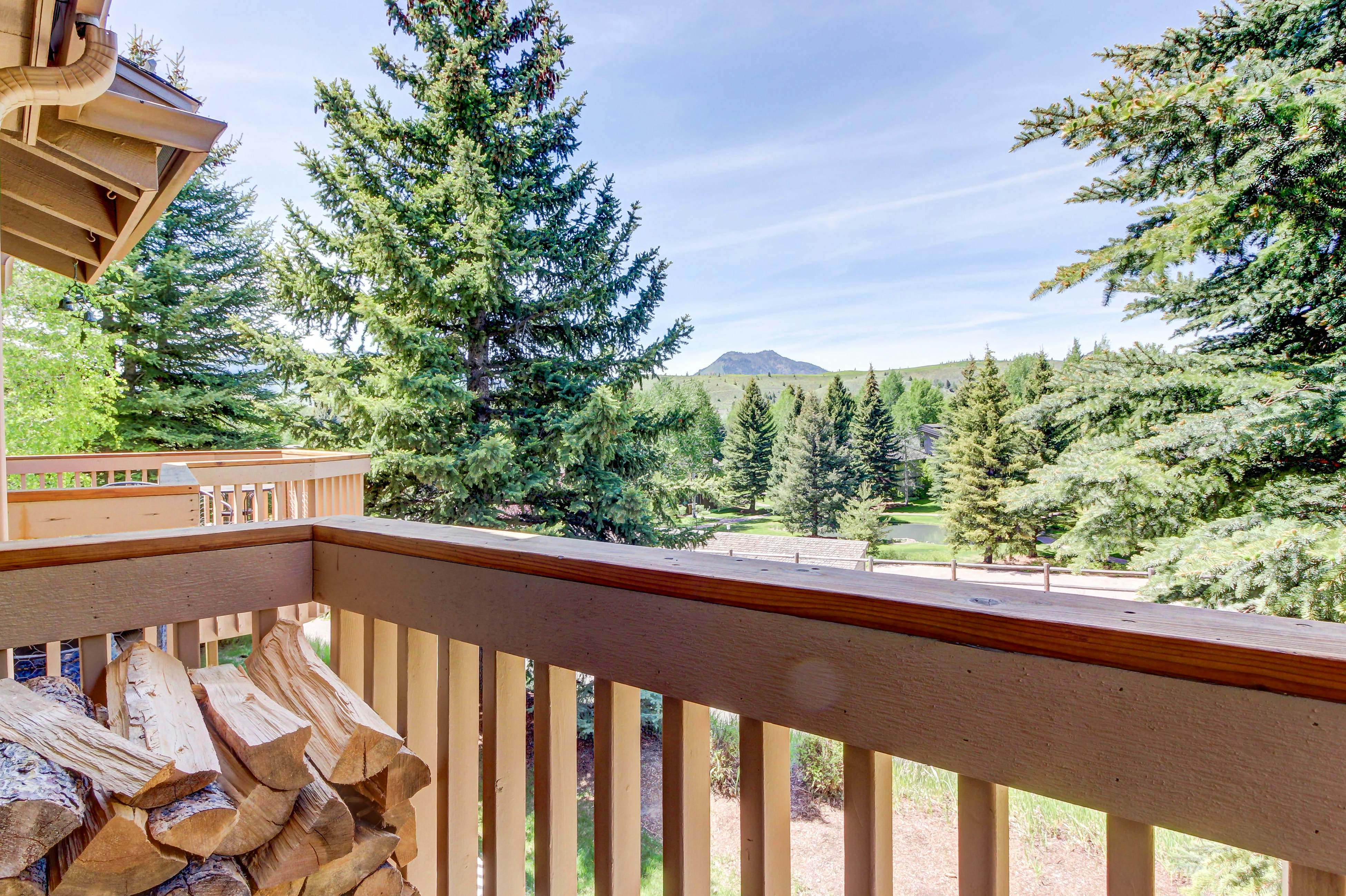 Sun Valley Sun Snowcreek 1 BD Sun Valley, ID Vacation Rental Vacasa