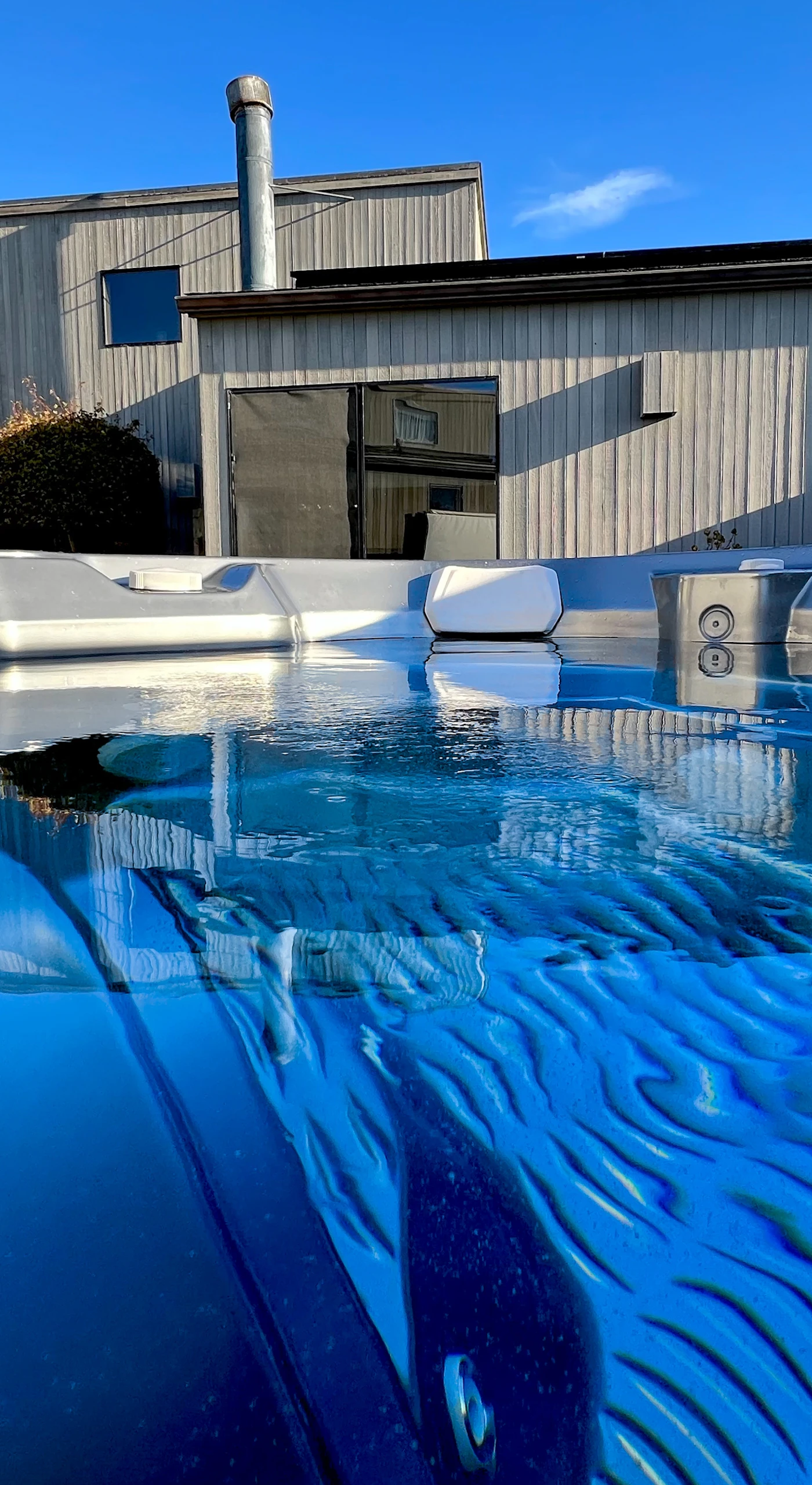 Step into your private hot tub and let the warm water melt away your cares while you gaze at the horizon.