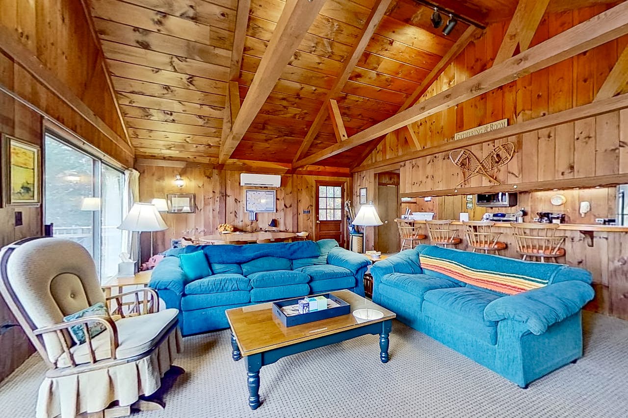 Friendly Pines Cabin 4 BD Wolfeboro, NH Vacation Rental Vacasa