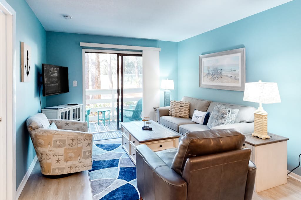 Updated, ground-floor island condo with pools, hot tub & tennis - steps to sand — Hilton Head, SC — vacation rental