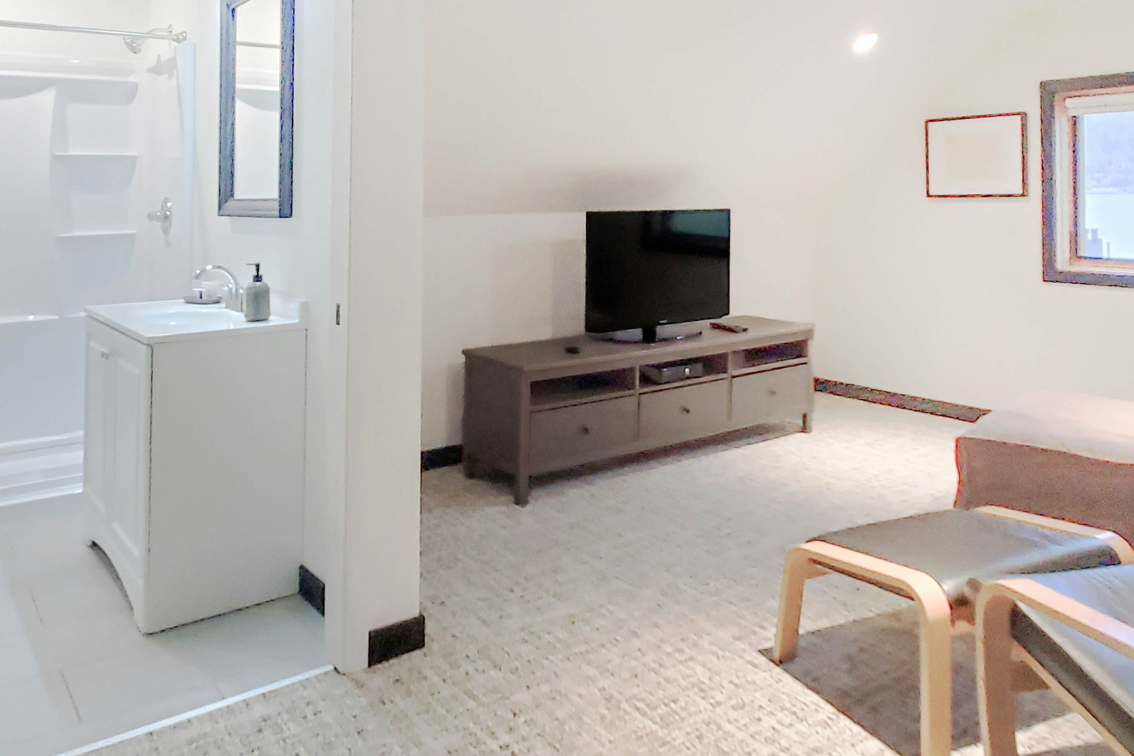 Ponderosa Court, Unit 2A