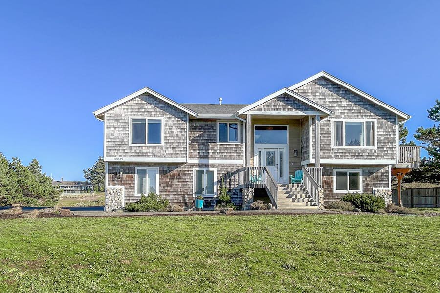 KC's Serenity By The Sea 5 BD Warrenton, OR Vacation Rental Vacasa