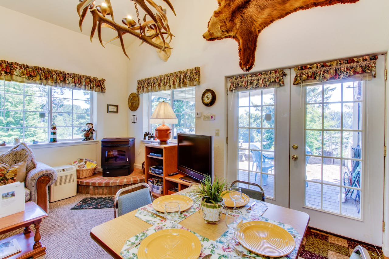 Osprey Cove 1 BD Vacation Rental in Charleston, OR Vacasa