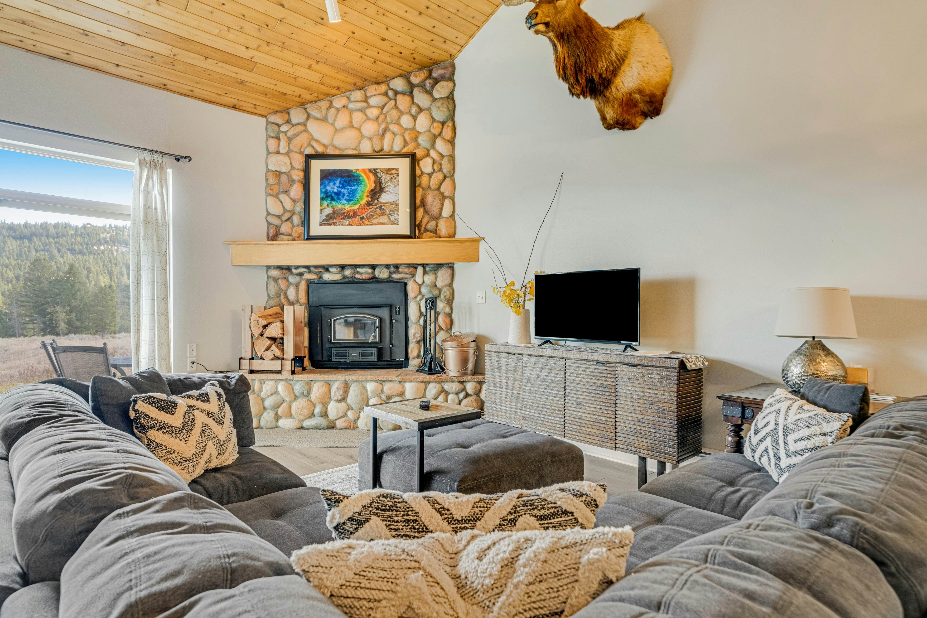 Big Sky Vacation Rentals, House Rentals, Condos Vacasa