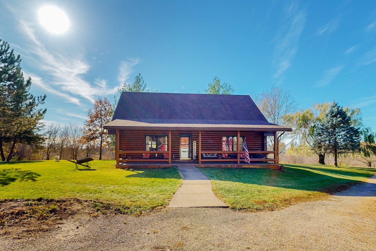 Hager Cabin 1 BD Aledo, IL Vacation Rental Vacasa