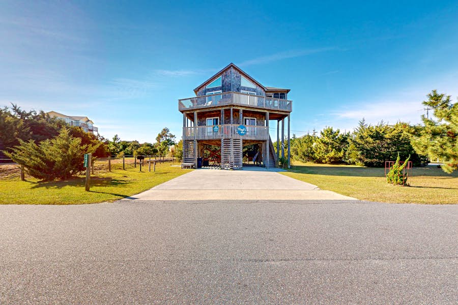 Floyd's Retreat 4 BD Salvo, NC Vacation Rental Vacasa