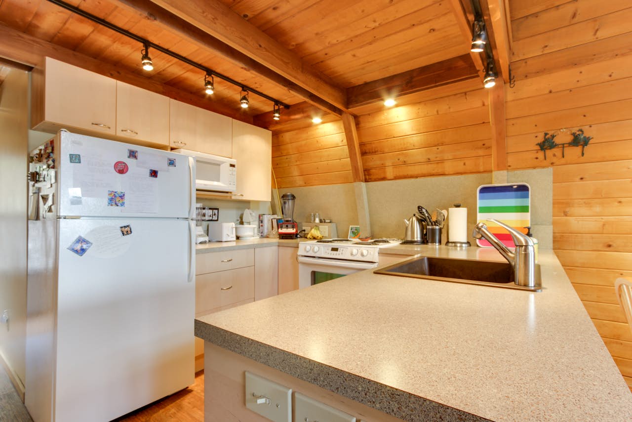 Cozy Hayden Idaho Lake Cabin 2 BD Vacation Rental in Hayden Lake, ID