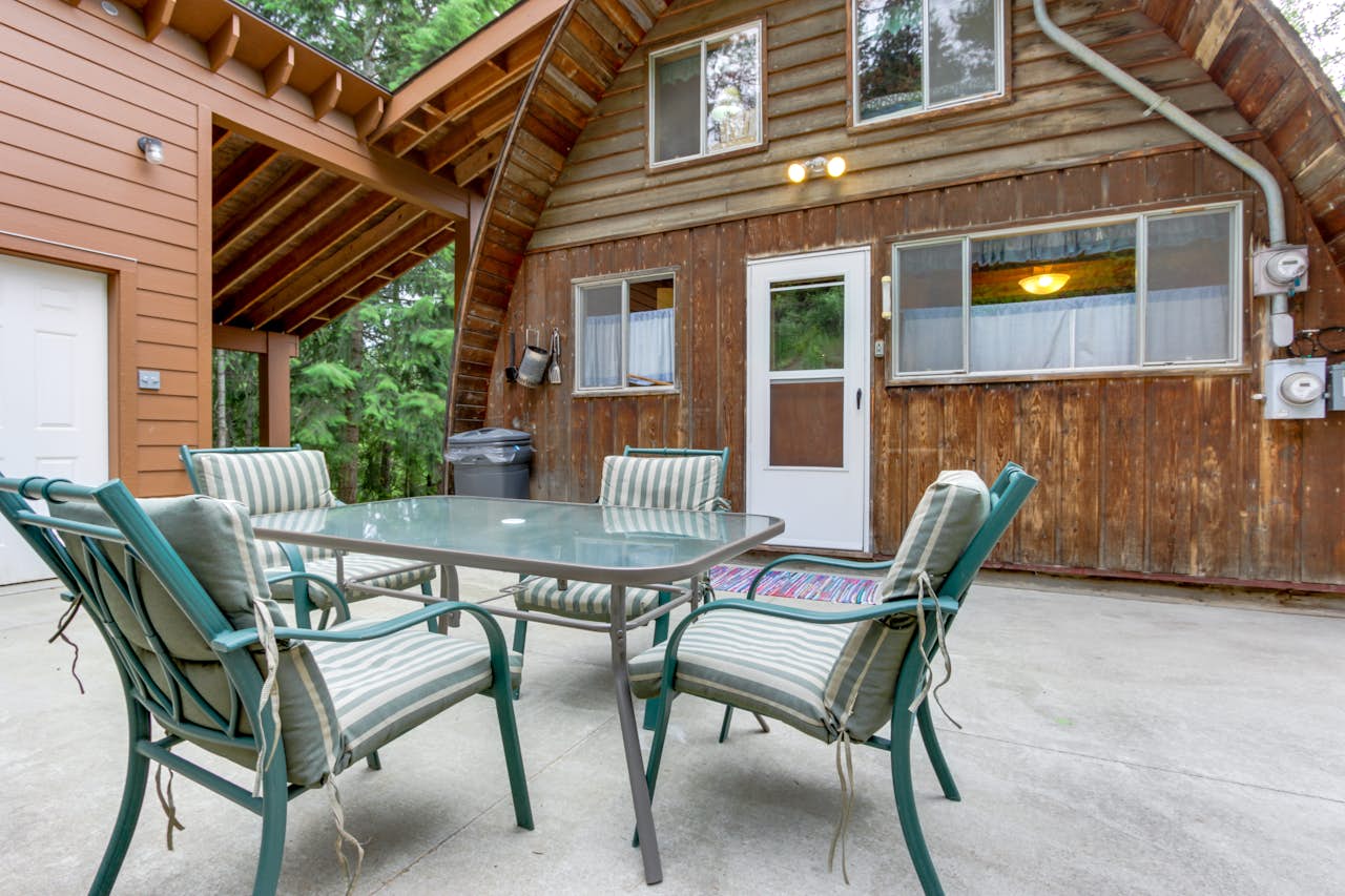 Cozy Hayden Idaho Lake Cabin 2 BD Vacation Rental in Hayden Lake, ID