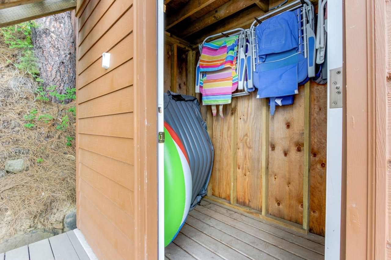 Cozy Hayden Idaho Lake Cabin 2 BD Vacation Rental in Hayden Lake, ID