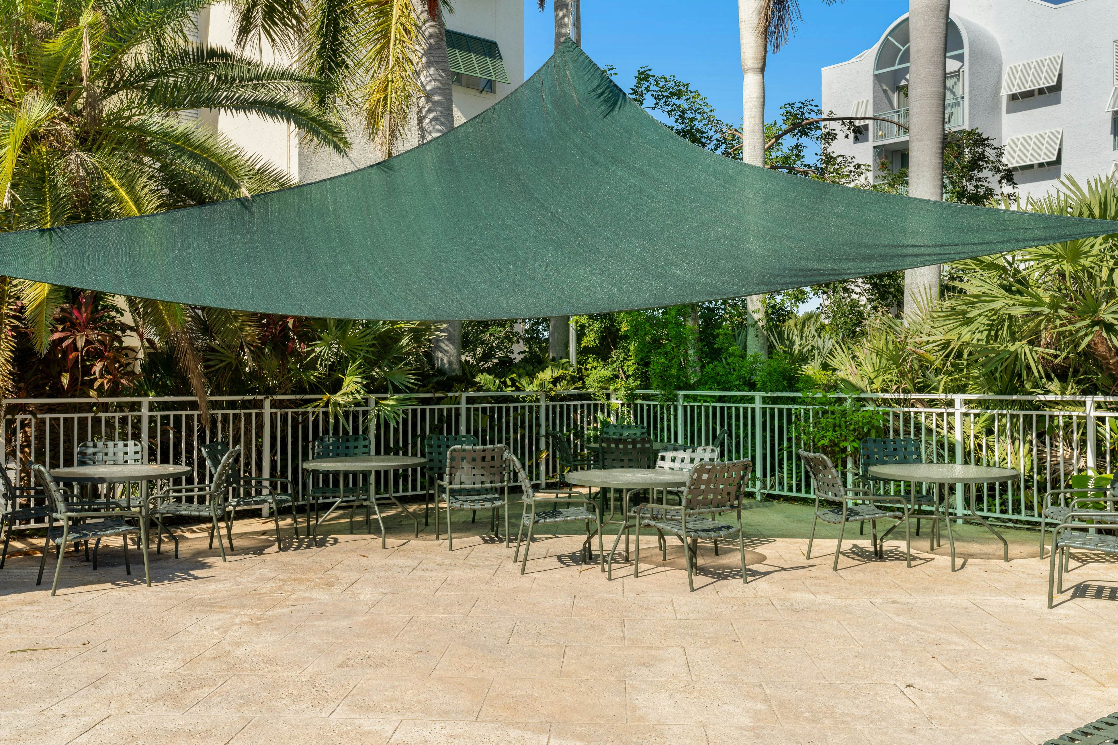 Sunrise Suites - Tierra Bomba Suite 403