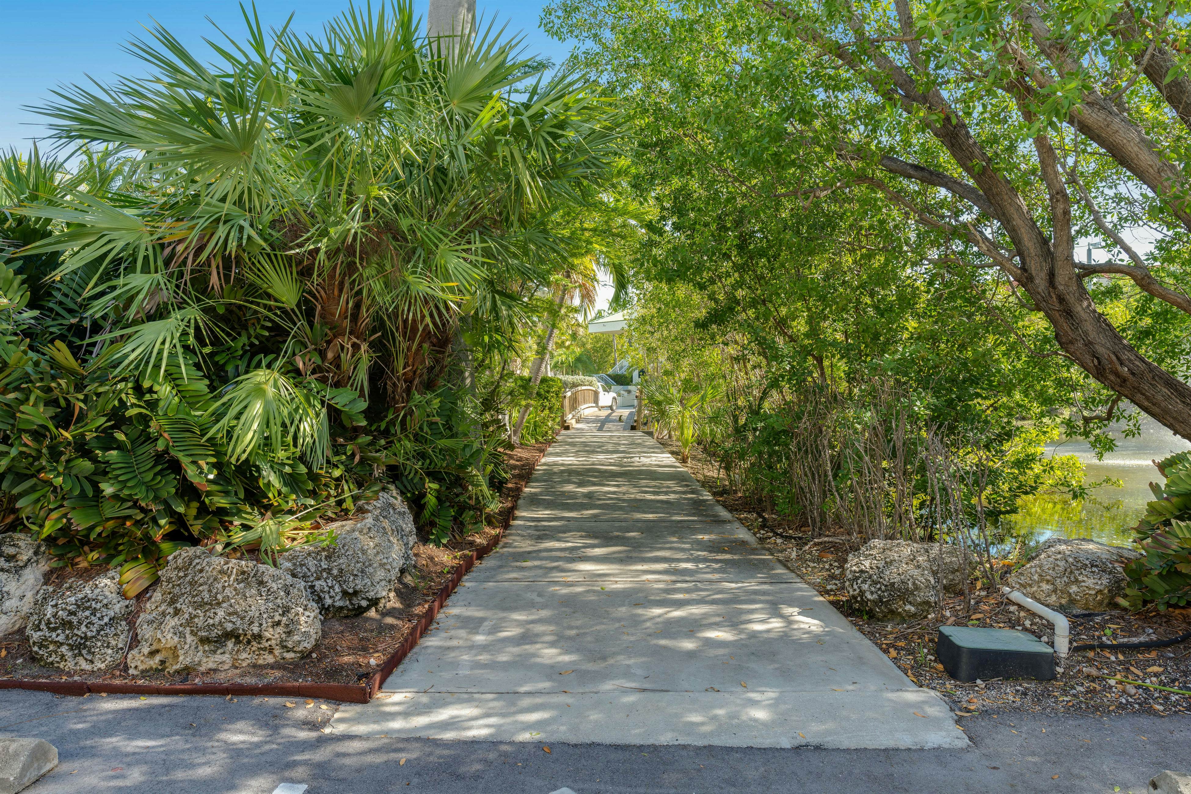 Sunrise Suites - Tierra Bomba Suite 403