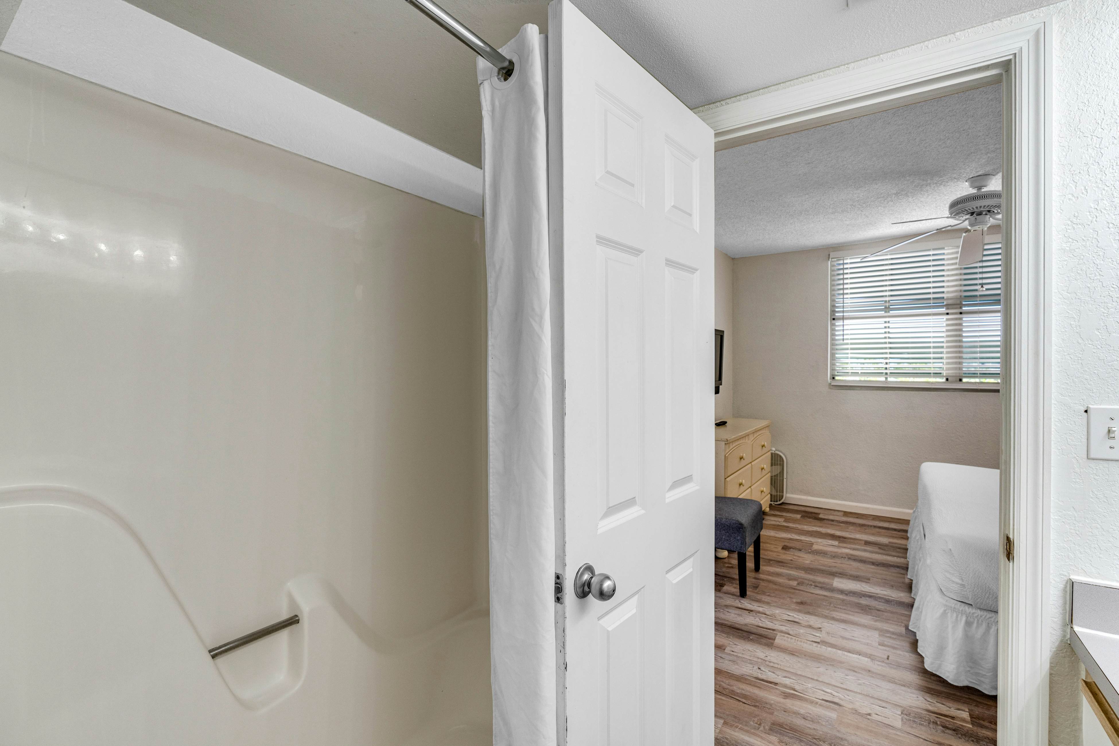 Sunrise Suites - Tierra Bomba Suite 403