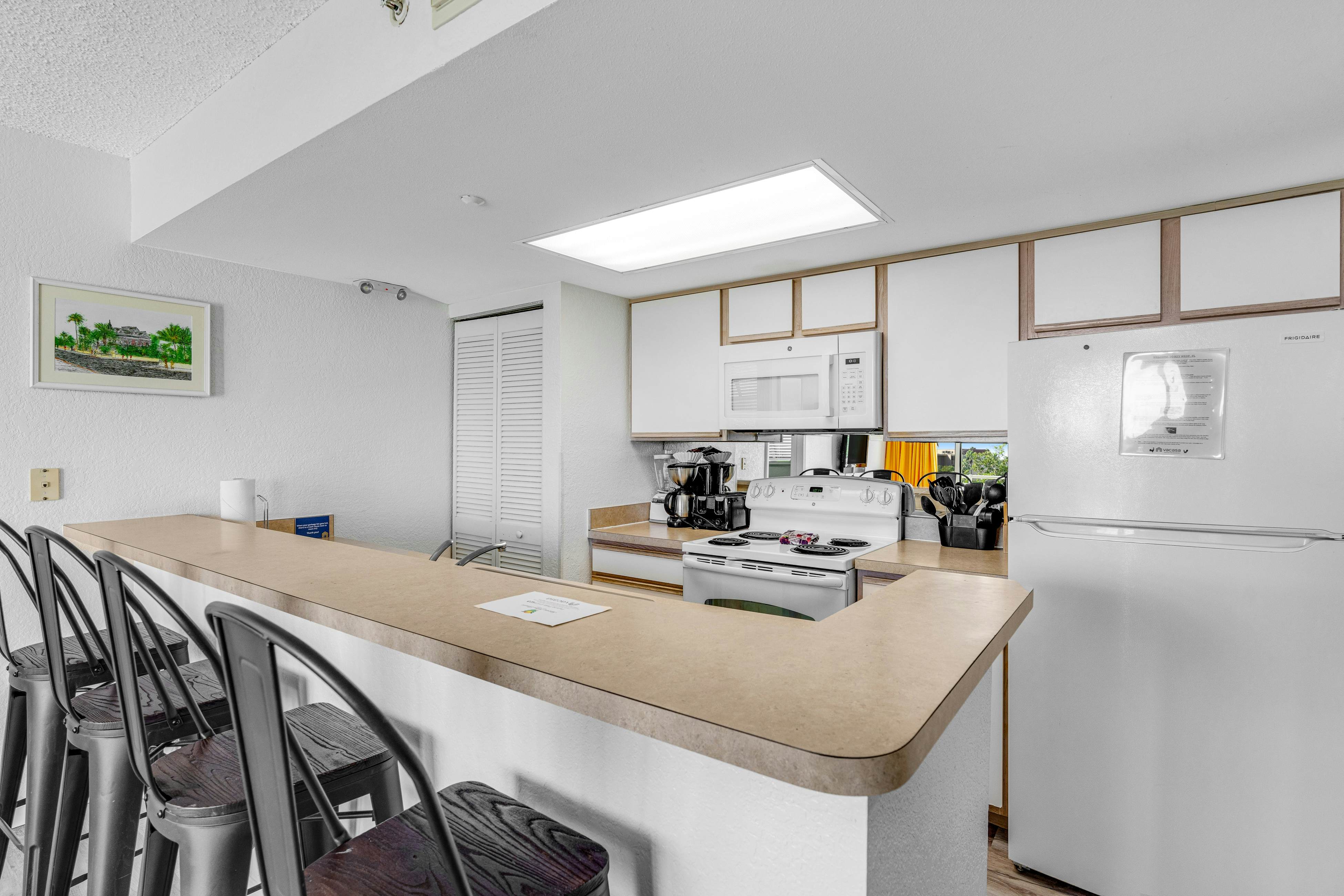 Sunrise Suites - Tierra Bomba Suite 403