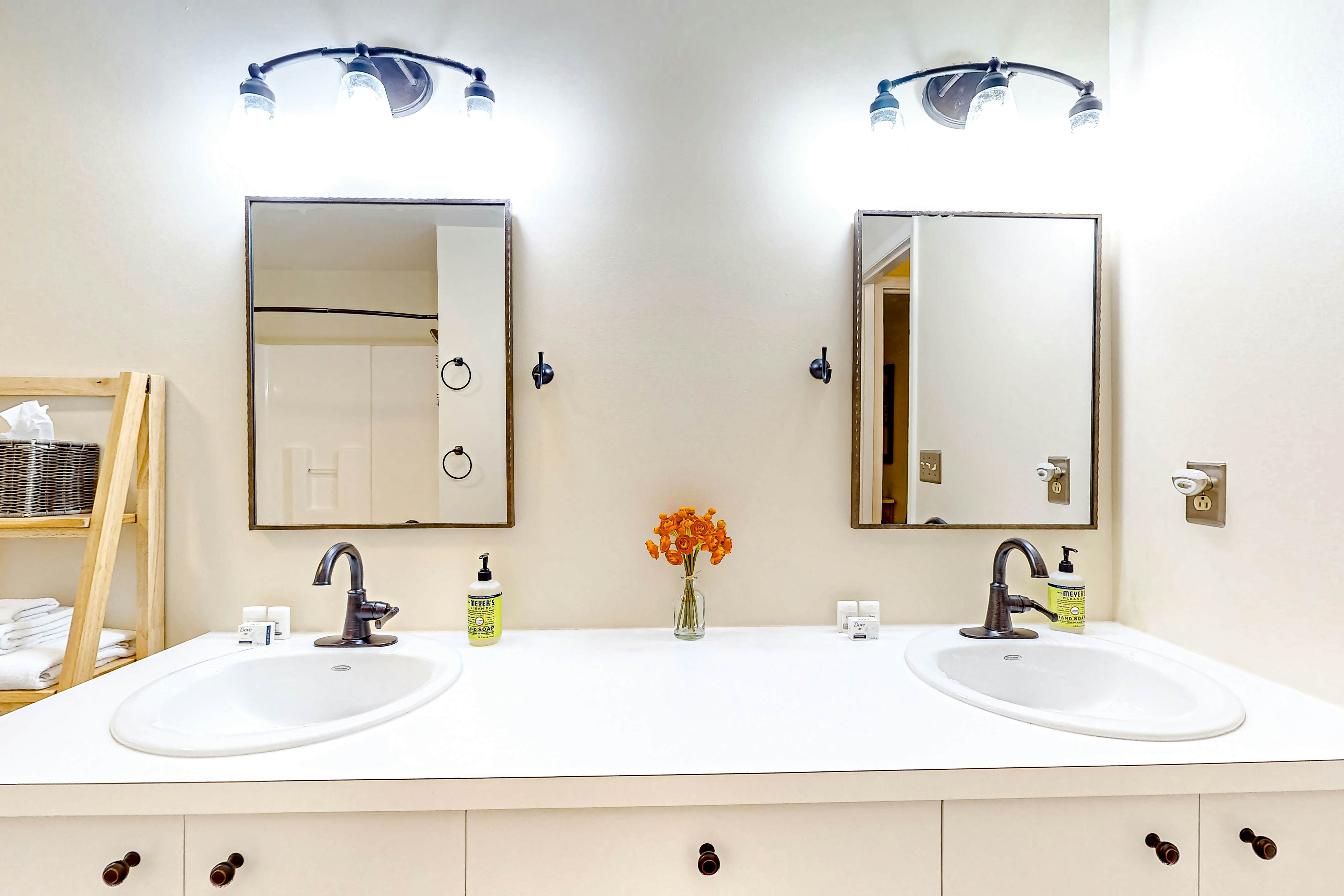 Falling Leaf Hideaway