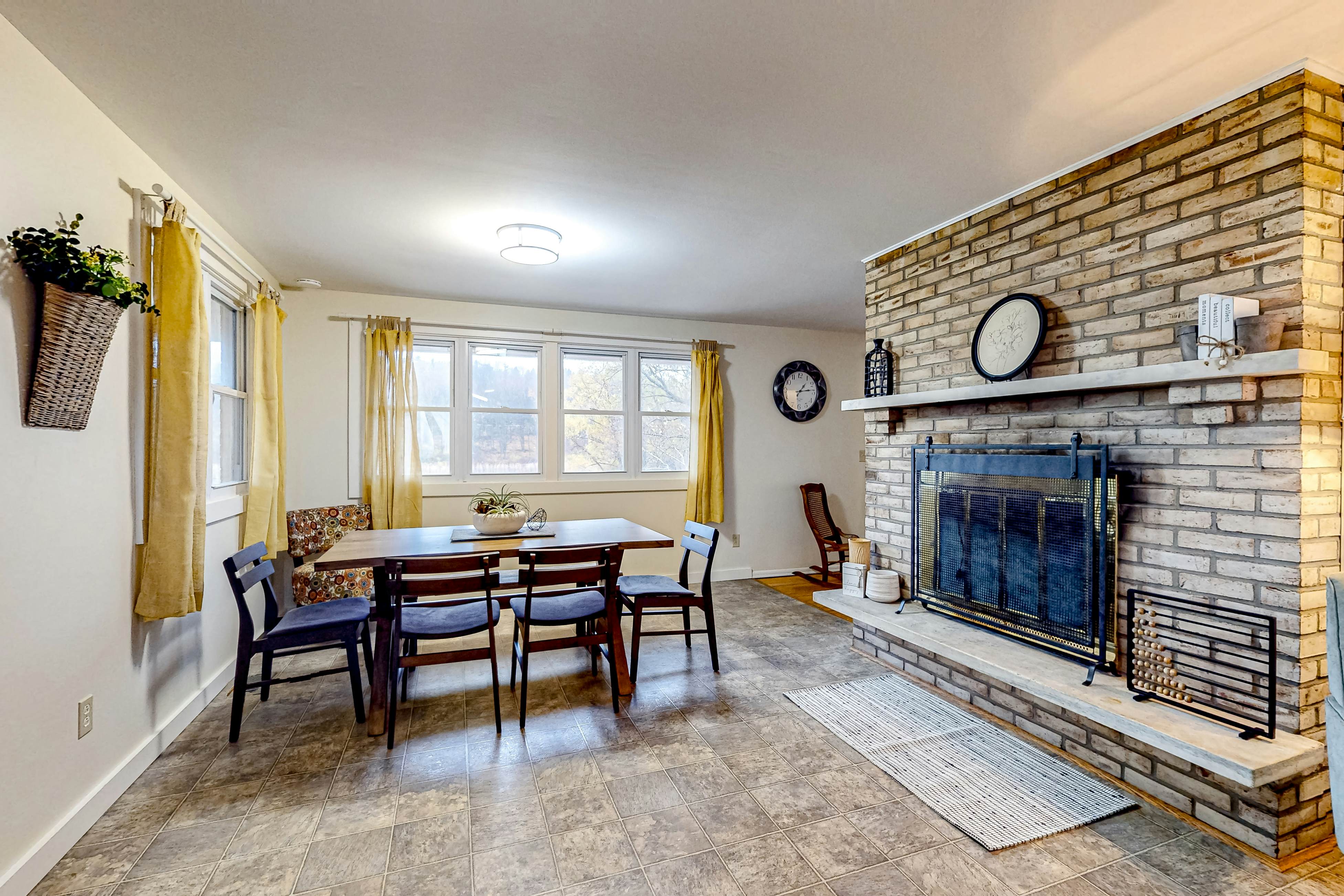 Falling Leaf Hideaway