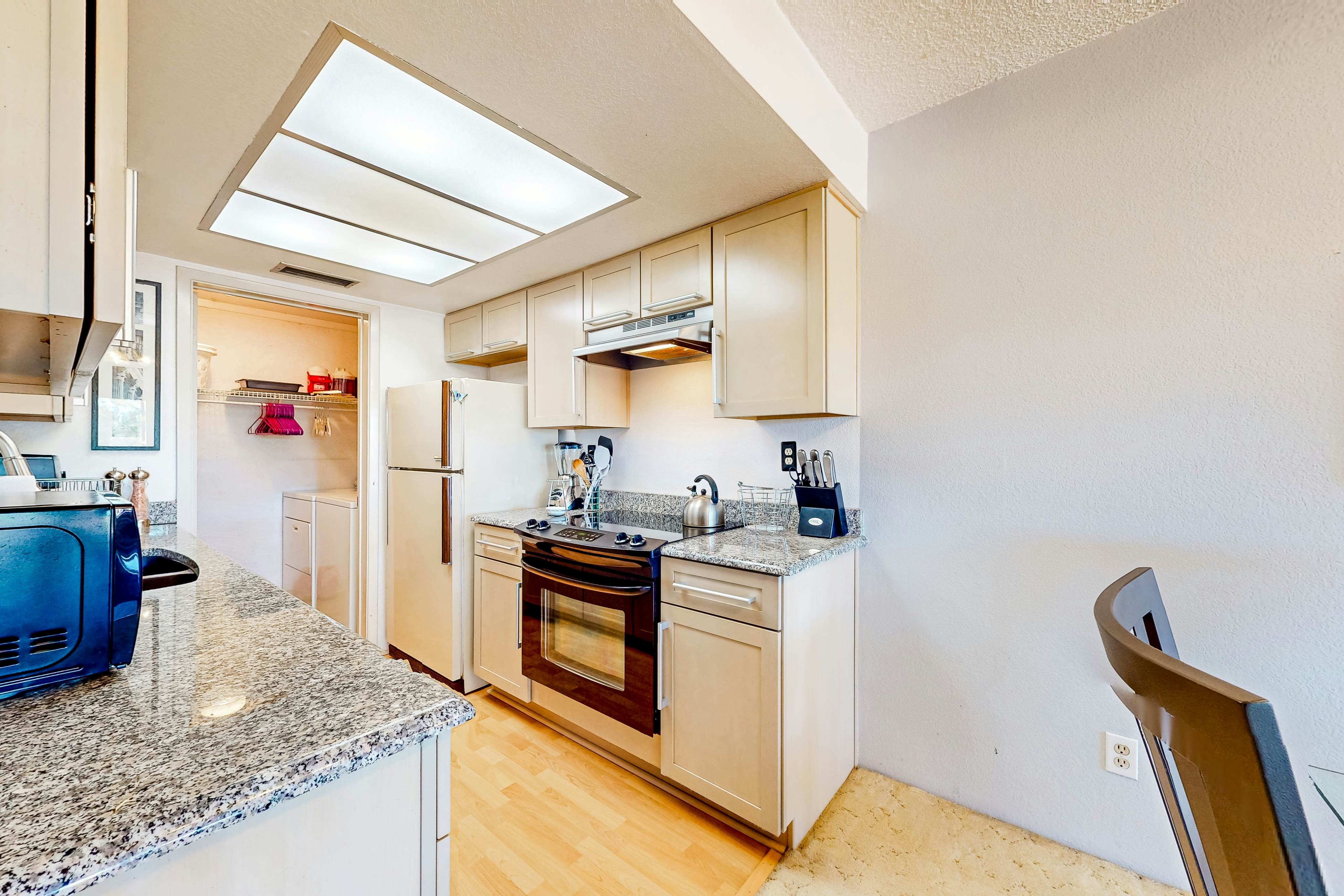 The Palm Searcher, Unit 344