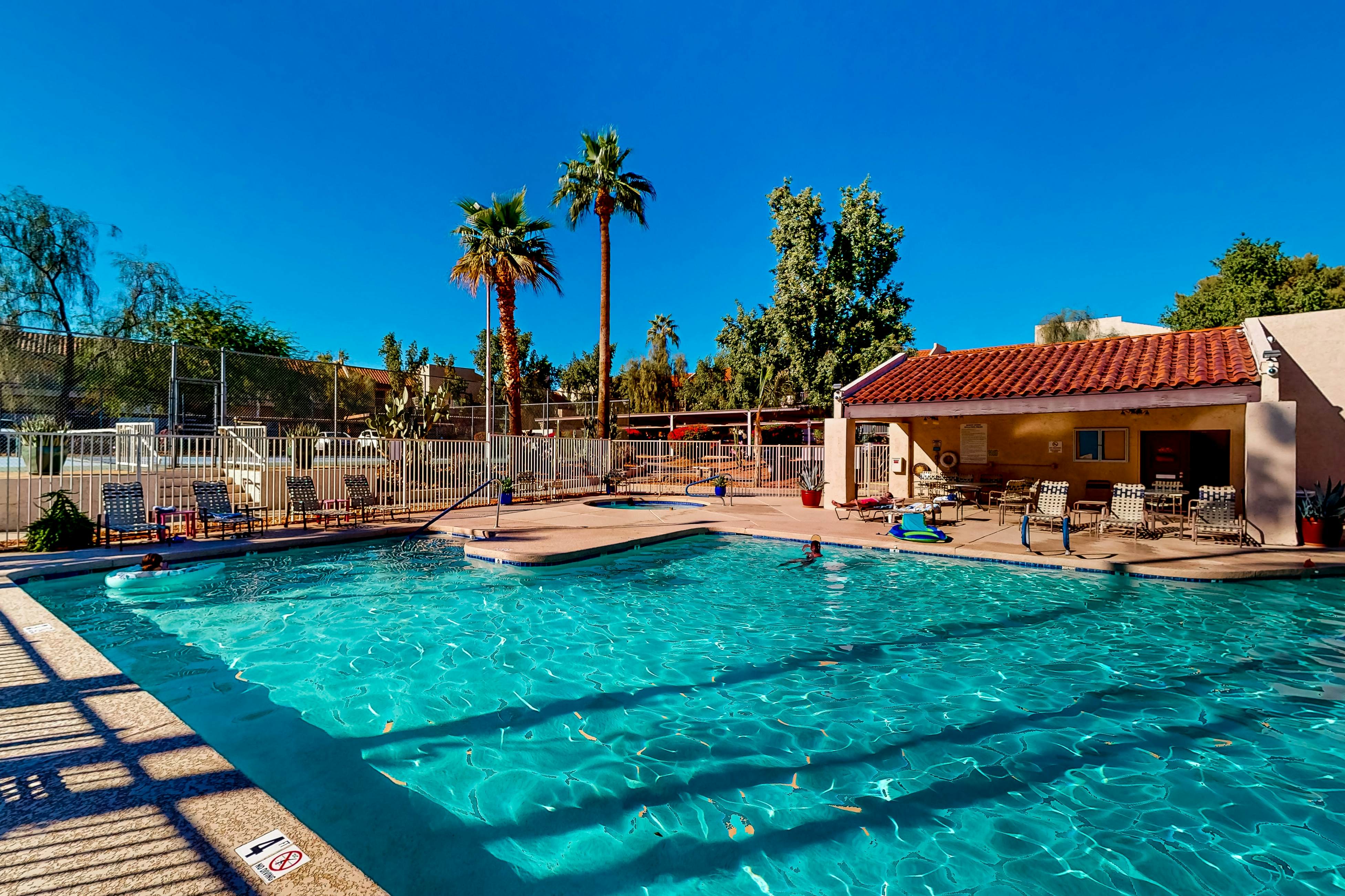 The Palm Searcher, Unit 344