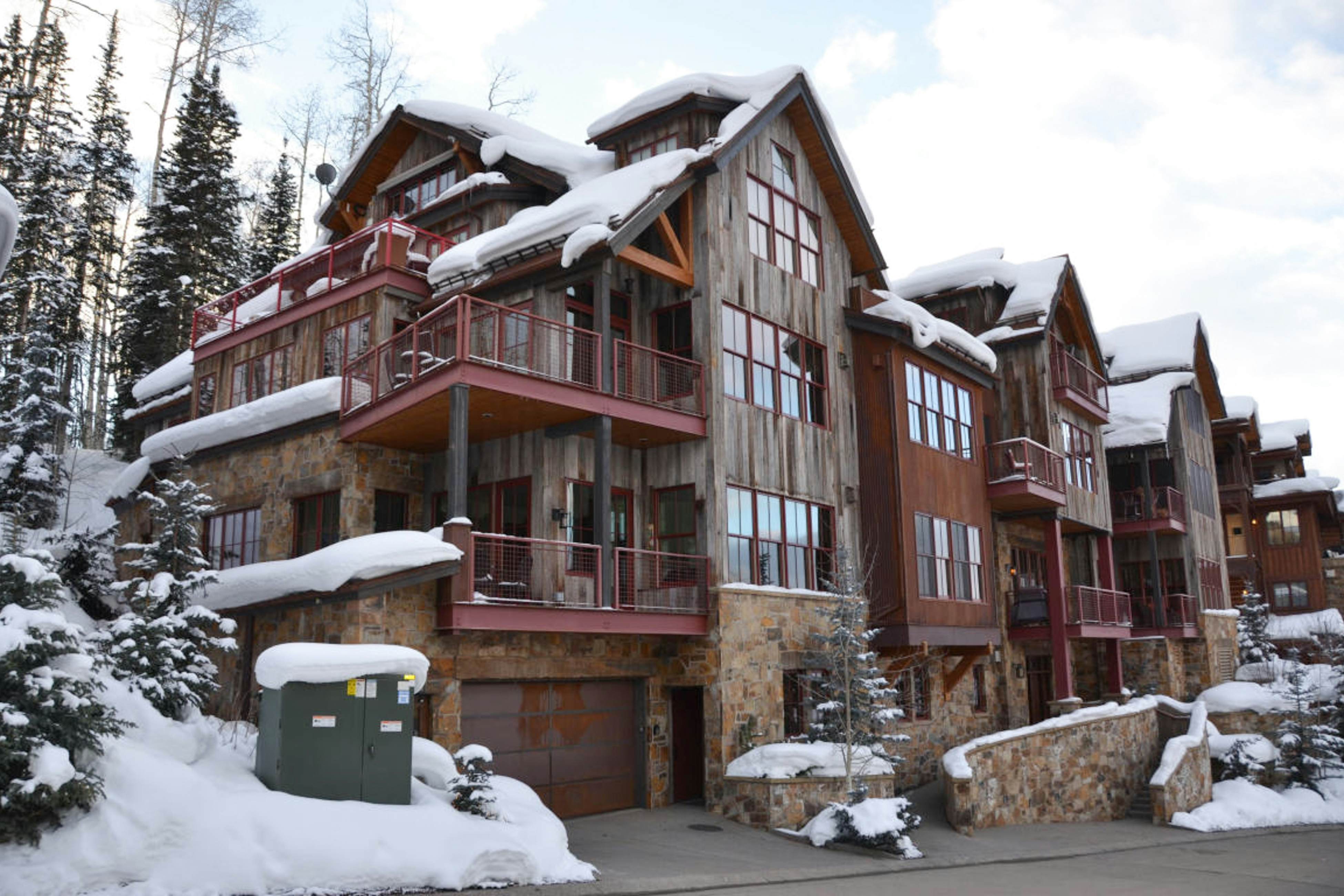 Trails Edge 8 - Trails Edge Line