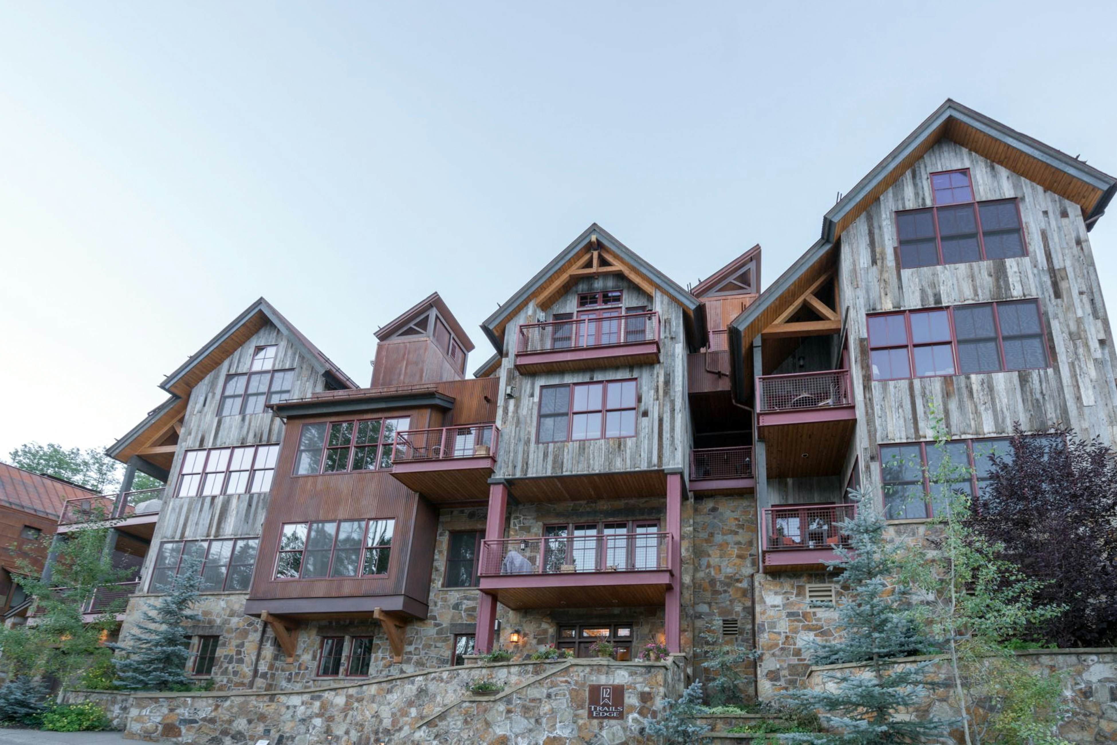 Trails Edge 8 - Trails Edge Line