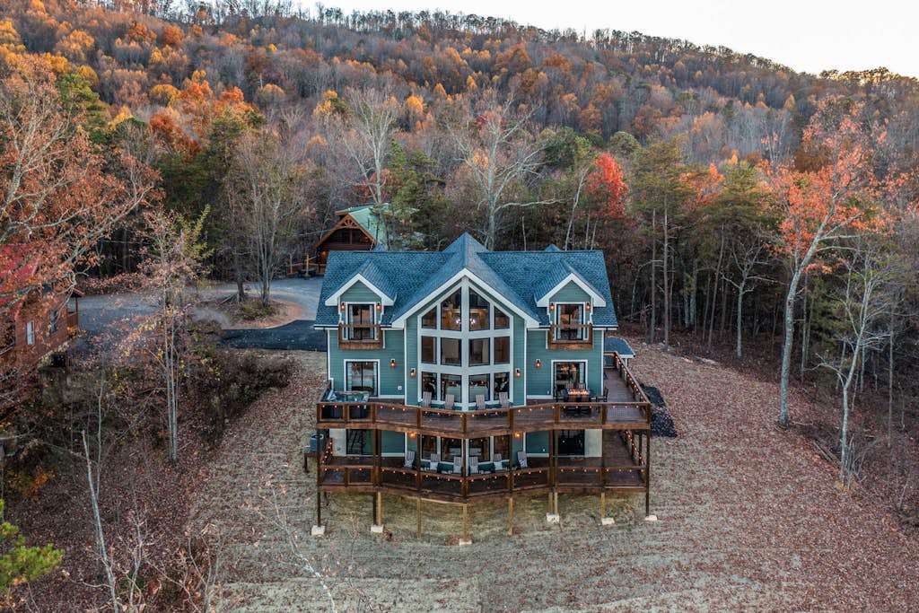 Luxury mtn home w game room, hot tub, gym, & theater, free attraction tickets — Sevierville, TN — vacation rental