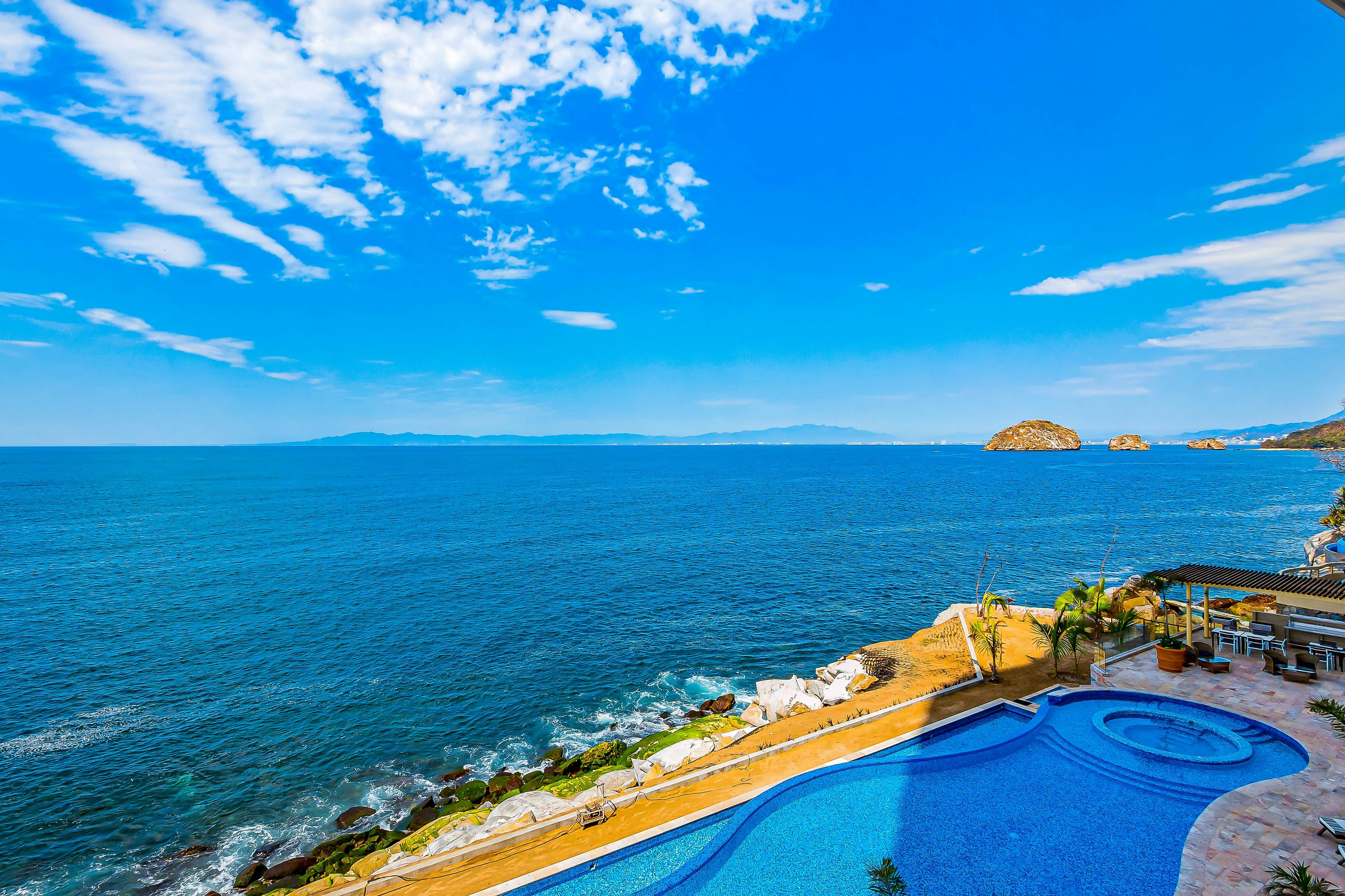 Blue Horizon 502 at Residences