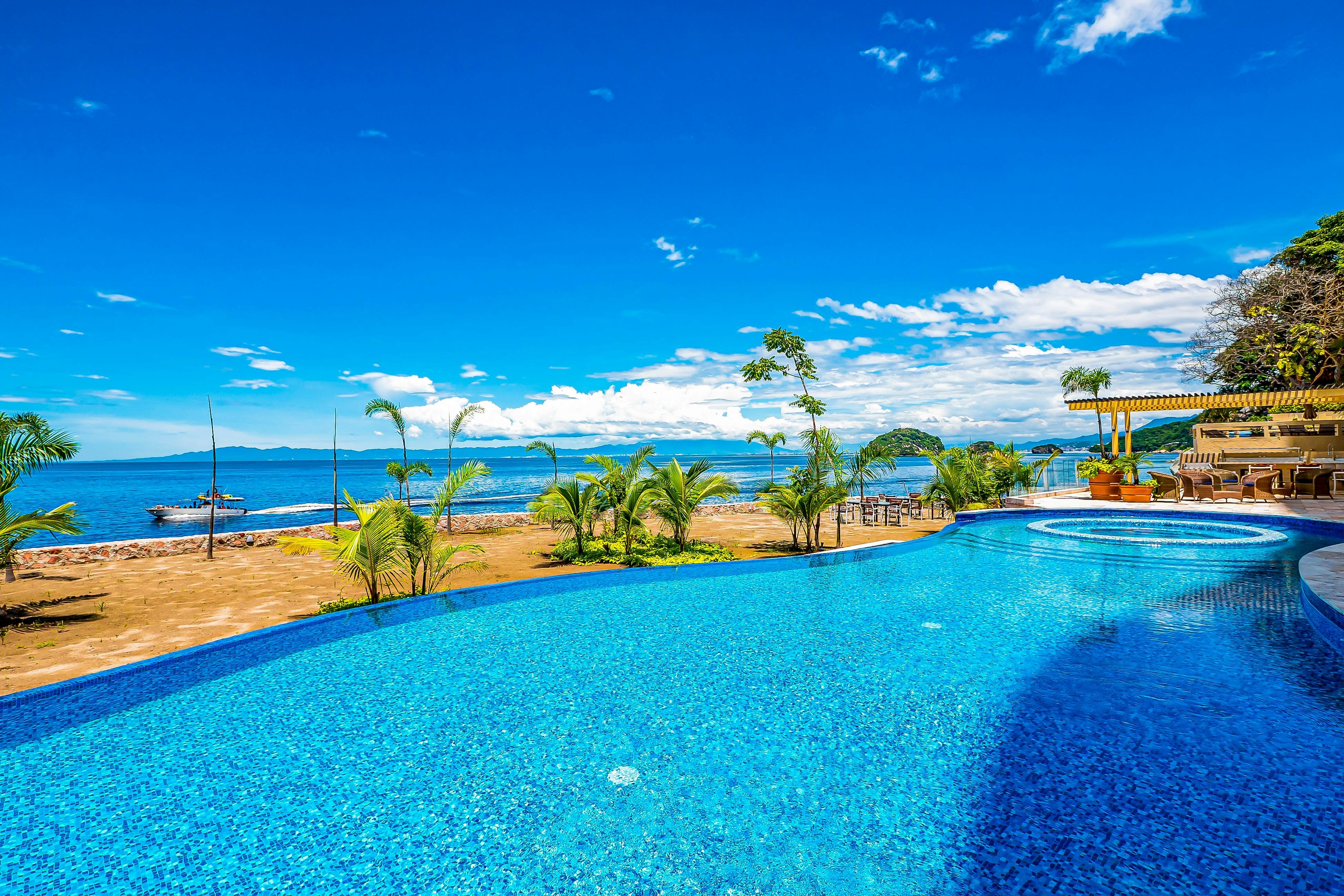 Blue Horizon 502 at Residences