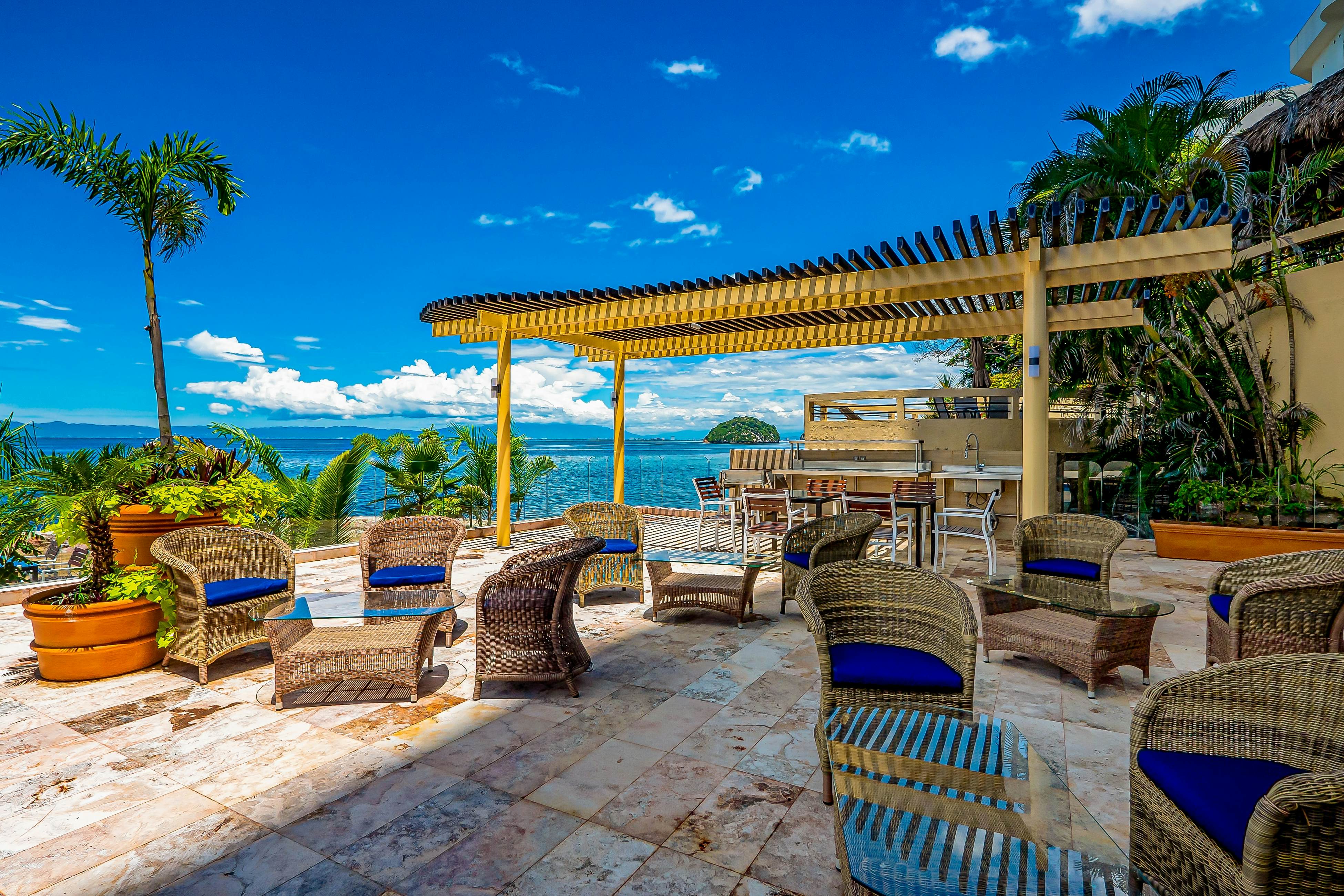 Blue Horizon 502 at Residences