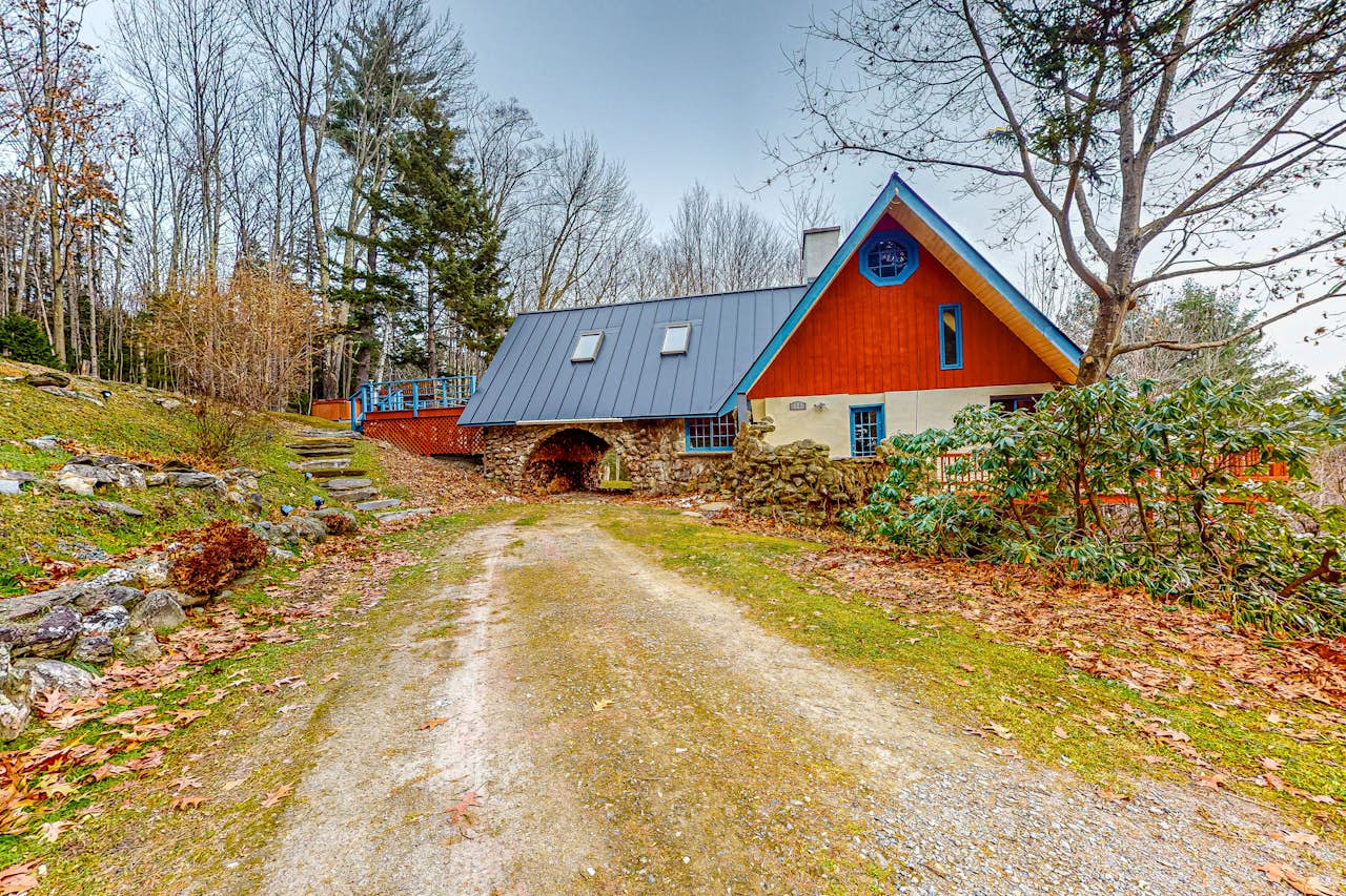 Hawk 1A Mountain Vista Retreat 4 BD Pittsfield, VT Vacation Rental