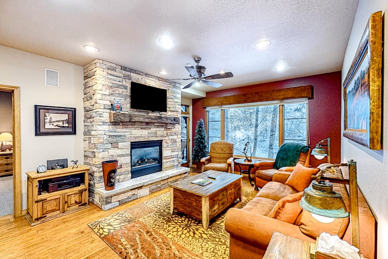 Aspenwood Lodge, Unit 203 2 BD Edwards, CO Vacation Rental Vacasa