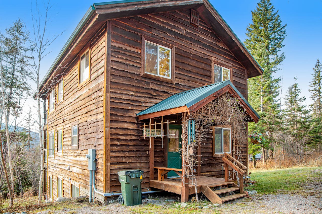 Experience Montana Cabins Hummingbird Family Cabin 6 3 BD Bigfork