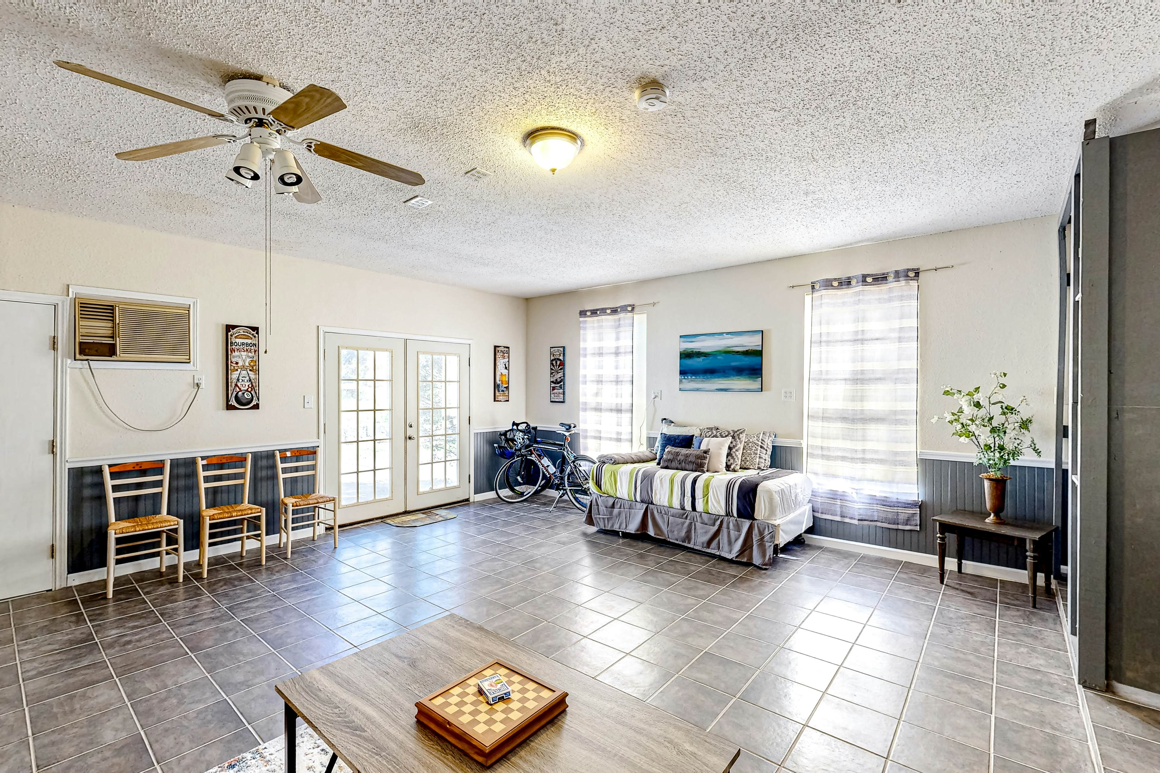 La Vie in Lago Vista 