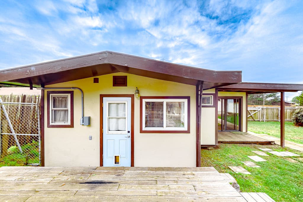 Eco-Conscious Home with Spacious Yard & EV Charger — Fort Bragg, CA — vacation rental