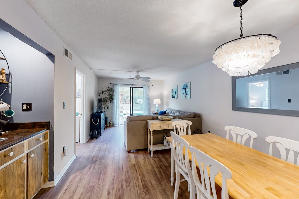 Relaxing retreat near the beach with washer/dryer, AC, and pool — Hilton Head, SC — vacation rental