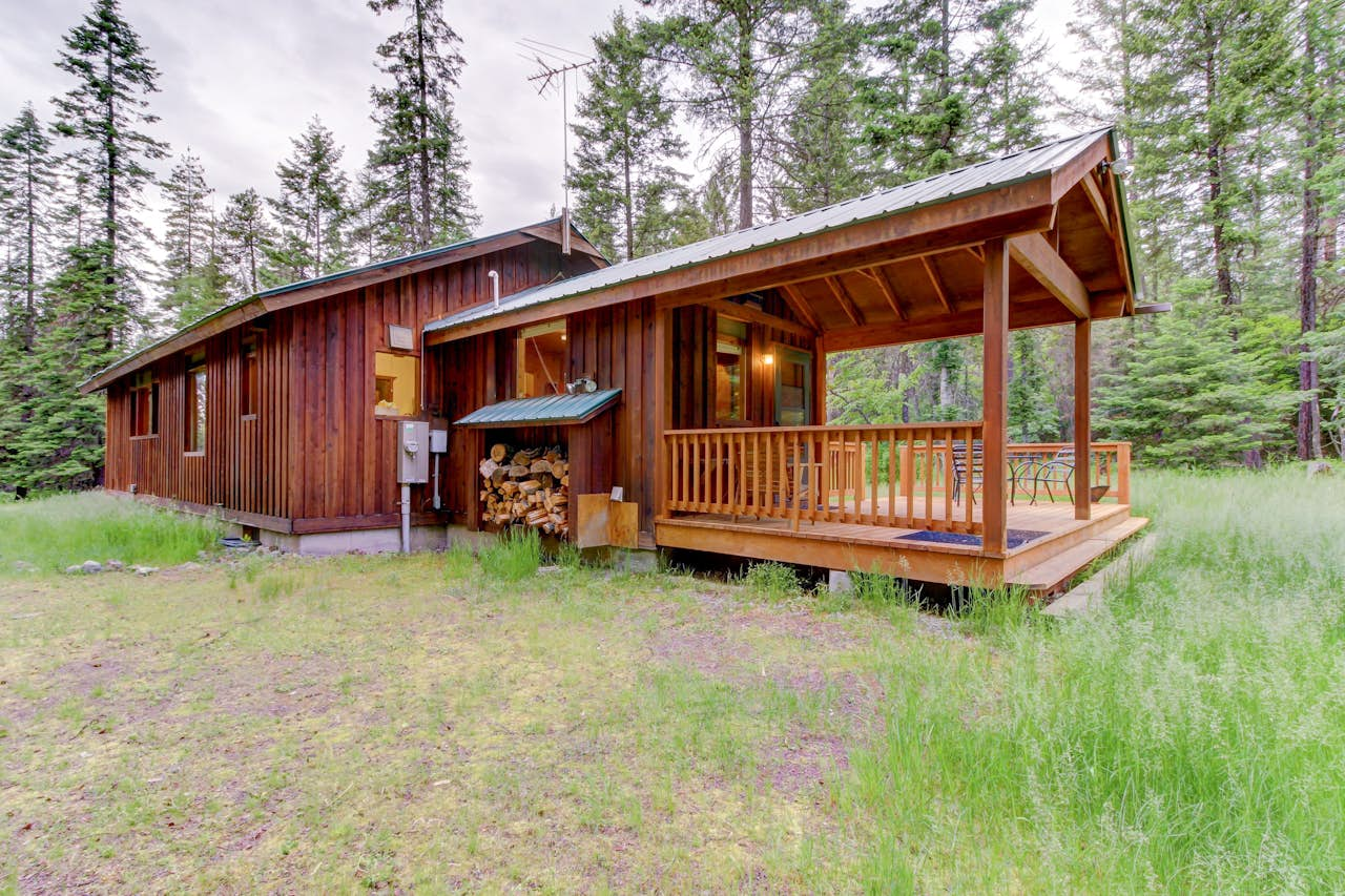 Foothill Cabin 2 Bd Vacation Rental In Kalispell Mt Vacasa