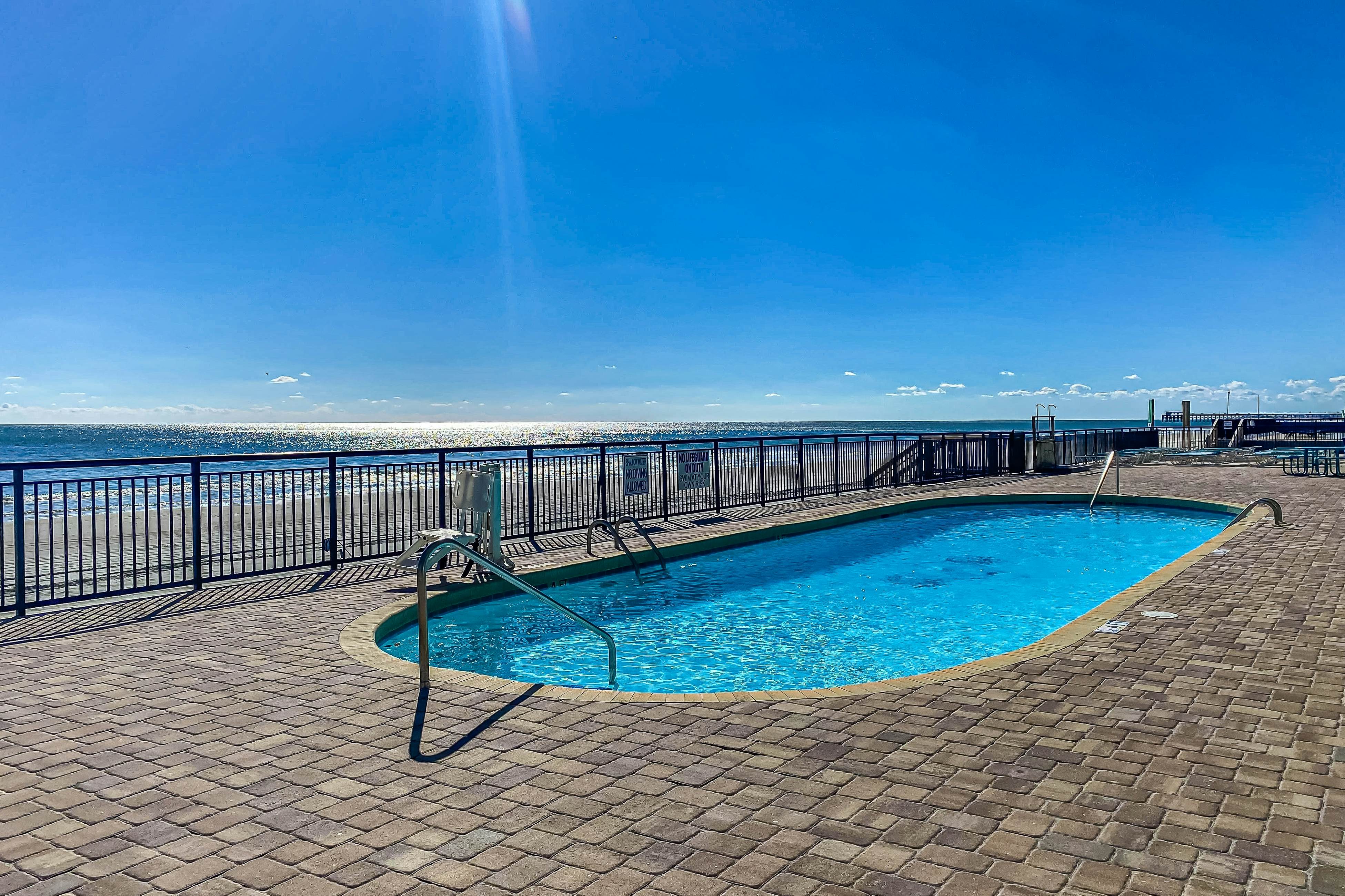 Z - Royal Garden Resort #1514