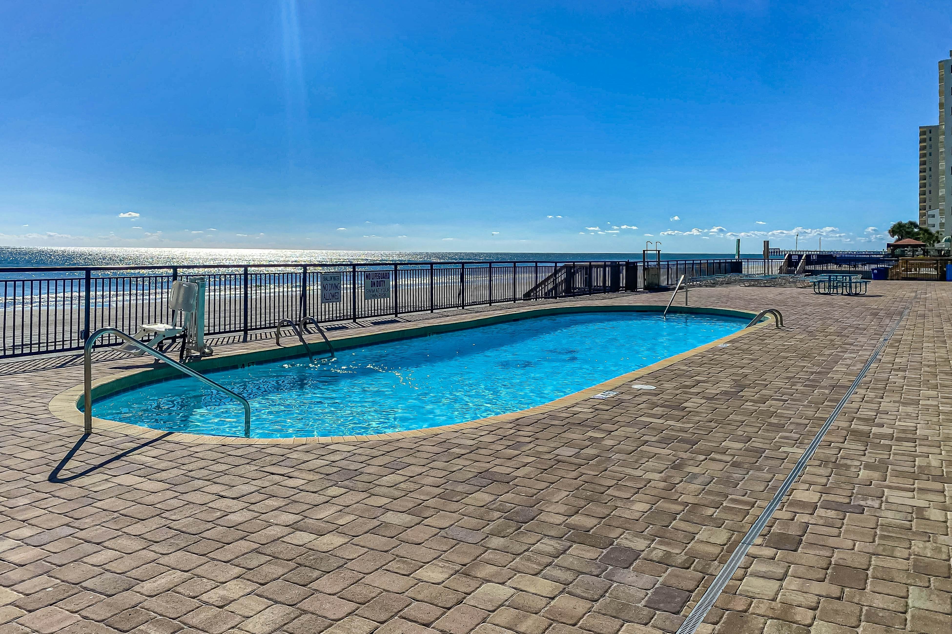 Z - Royal Garden Resort #1514