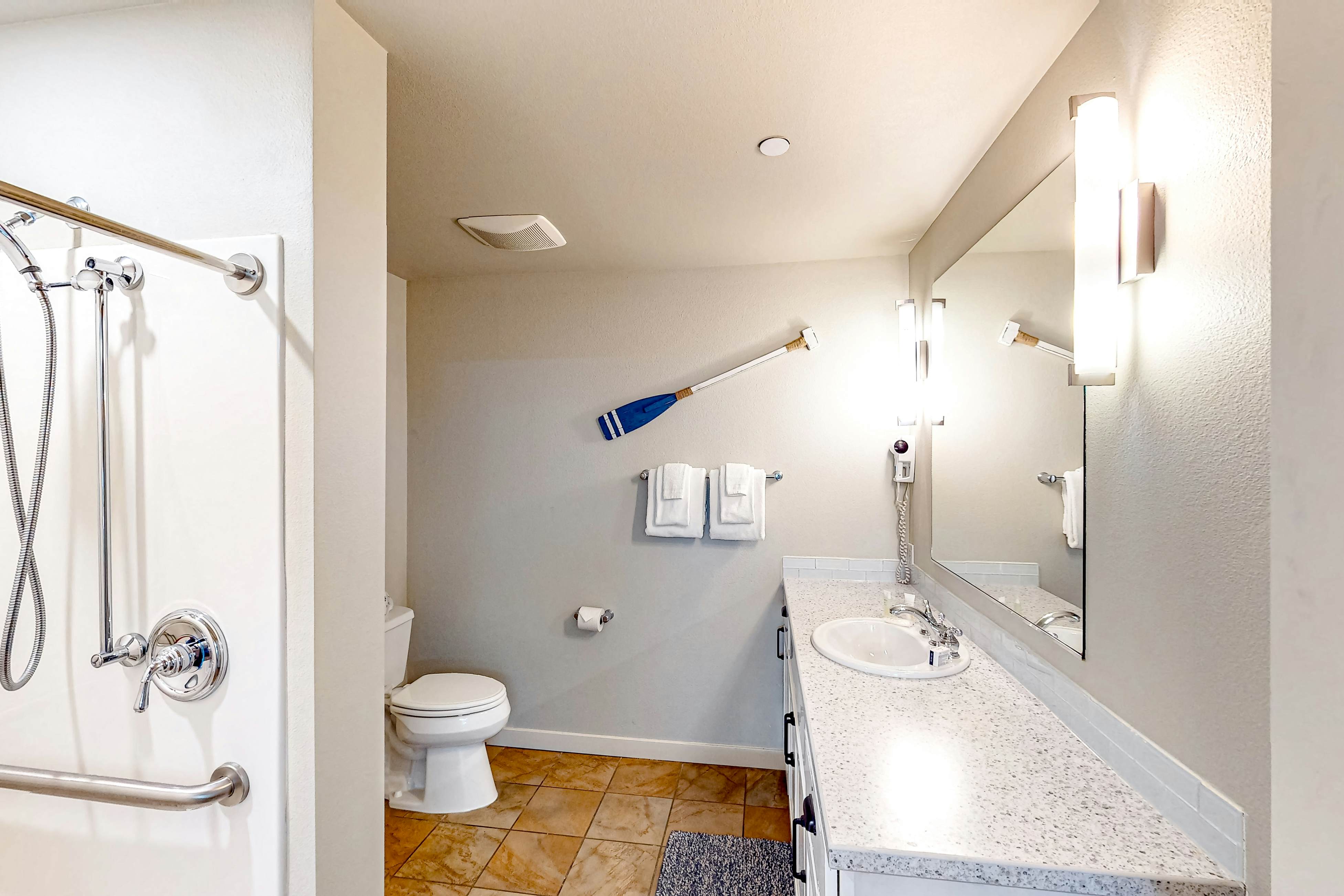 Chelan Resort Suites - Lakeside Holiday Suite #205