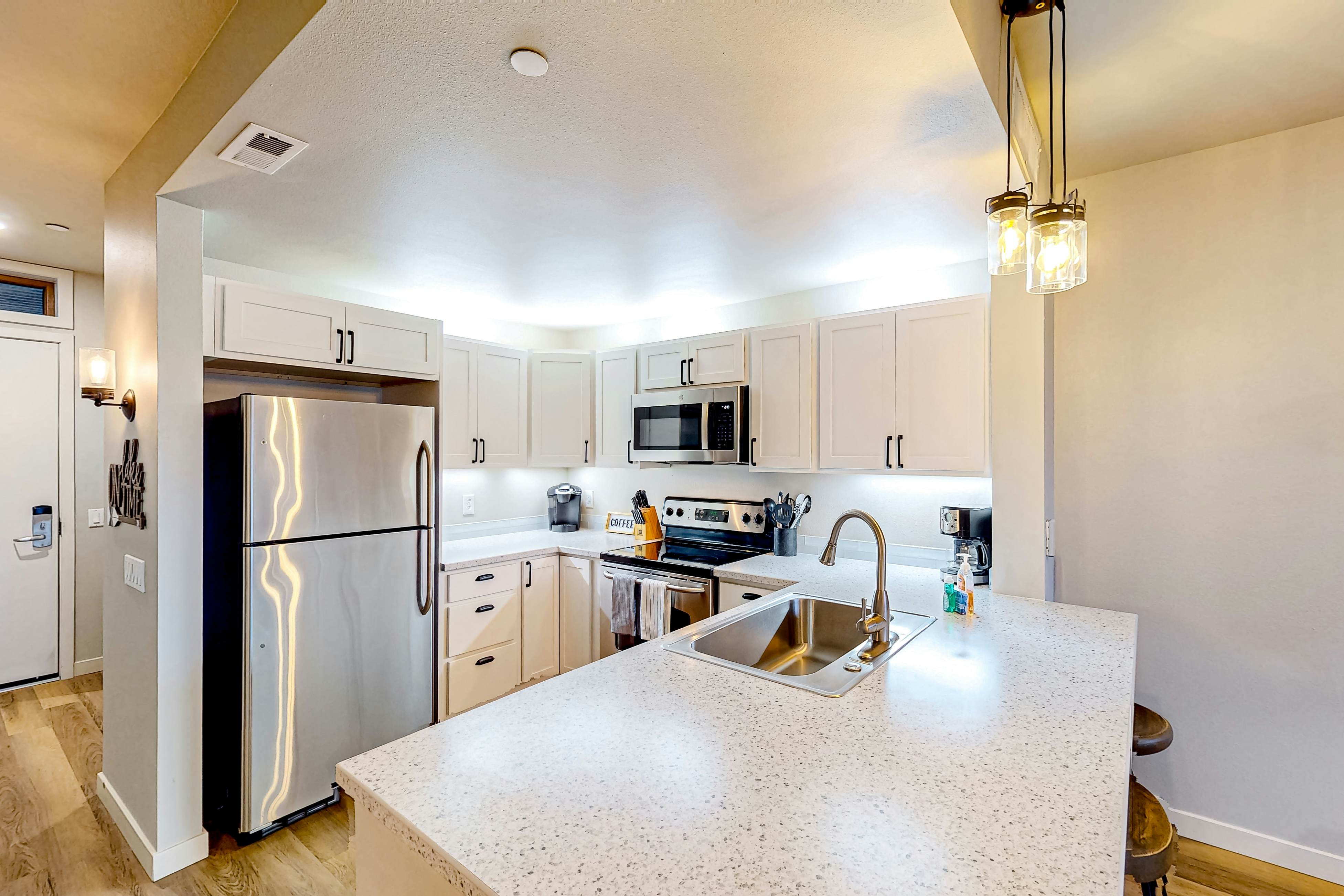 Chelan Resort Suites - Lakeside Holiday Suite #205