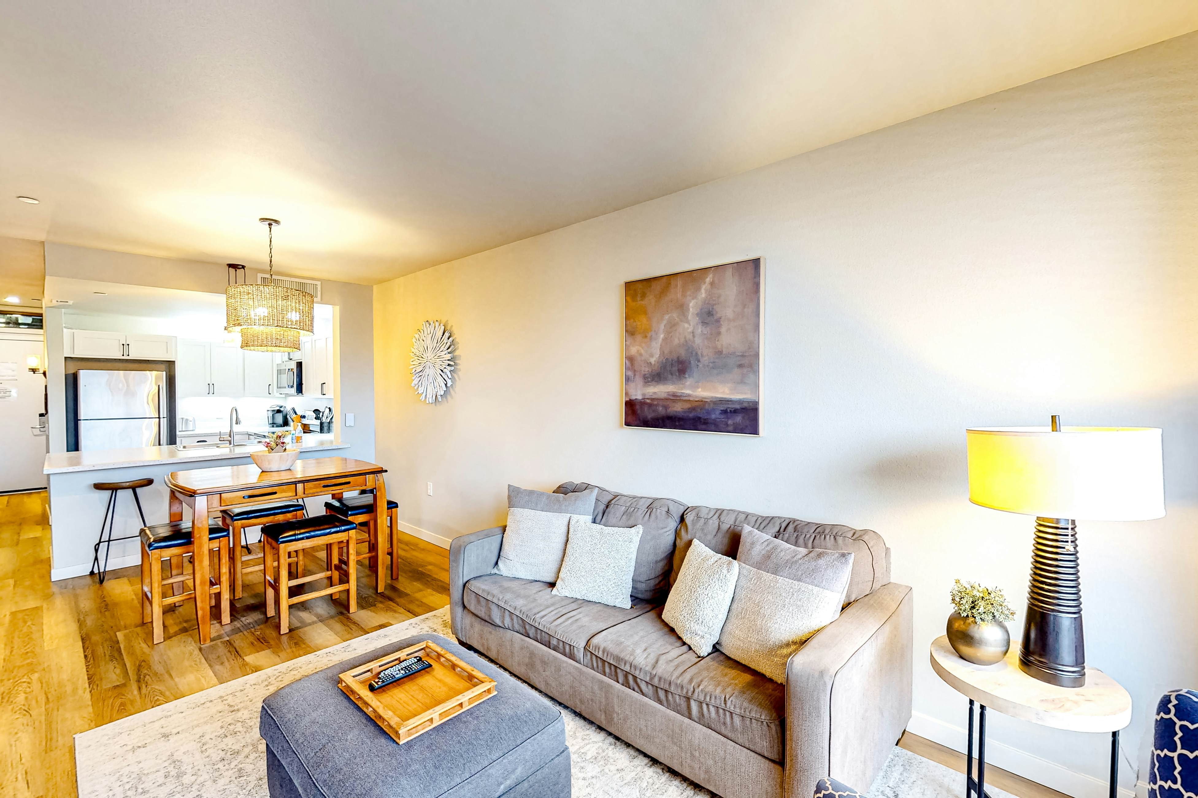 Chelan Resort Suites - Lakeside Holiday Suite #205