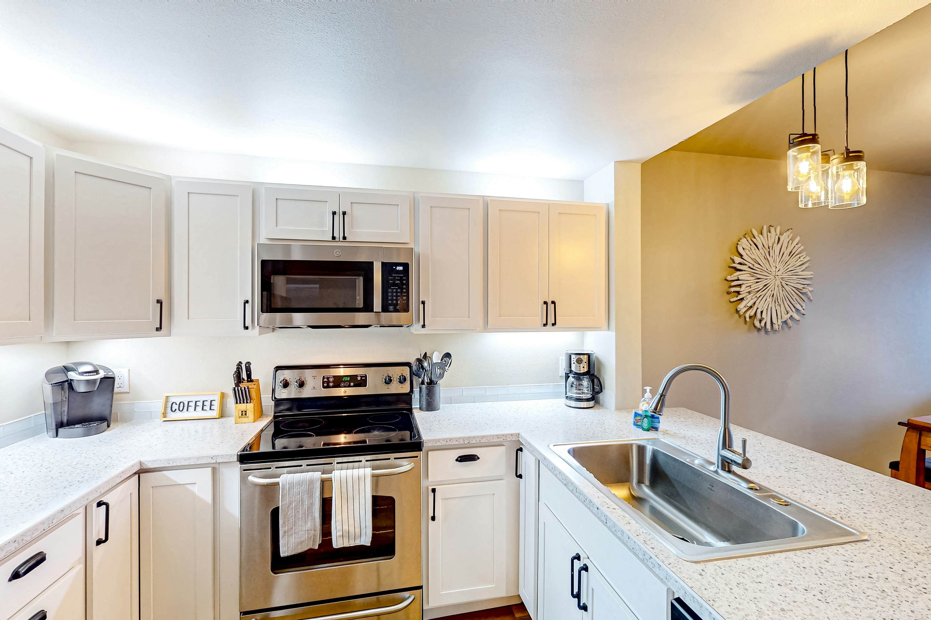 Chelan Resort Suites - Lakeside Holiday Suite #205