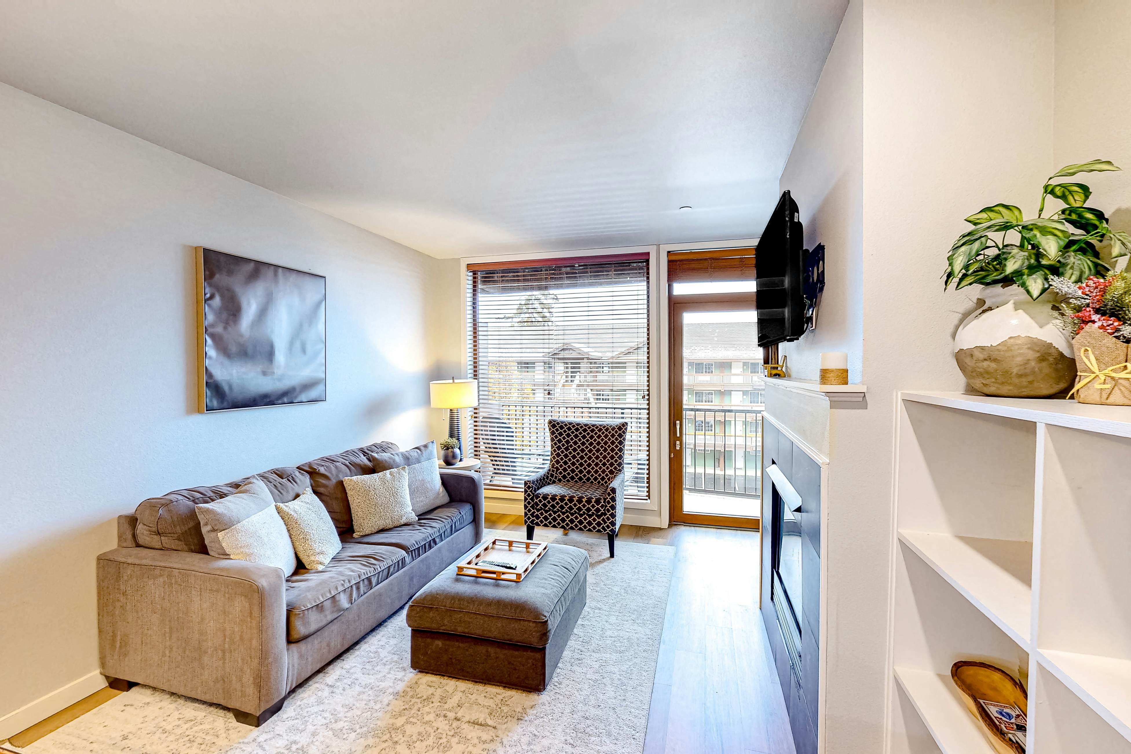 Chelan Resort Suites - Lakeside Holiday Suite #205