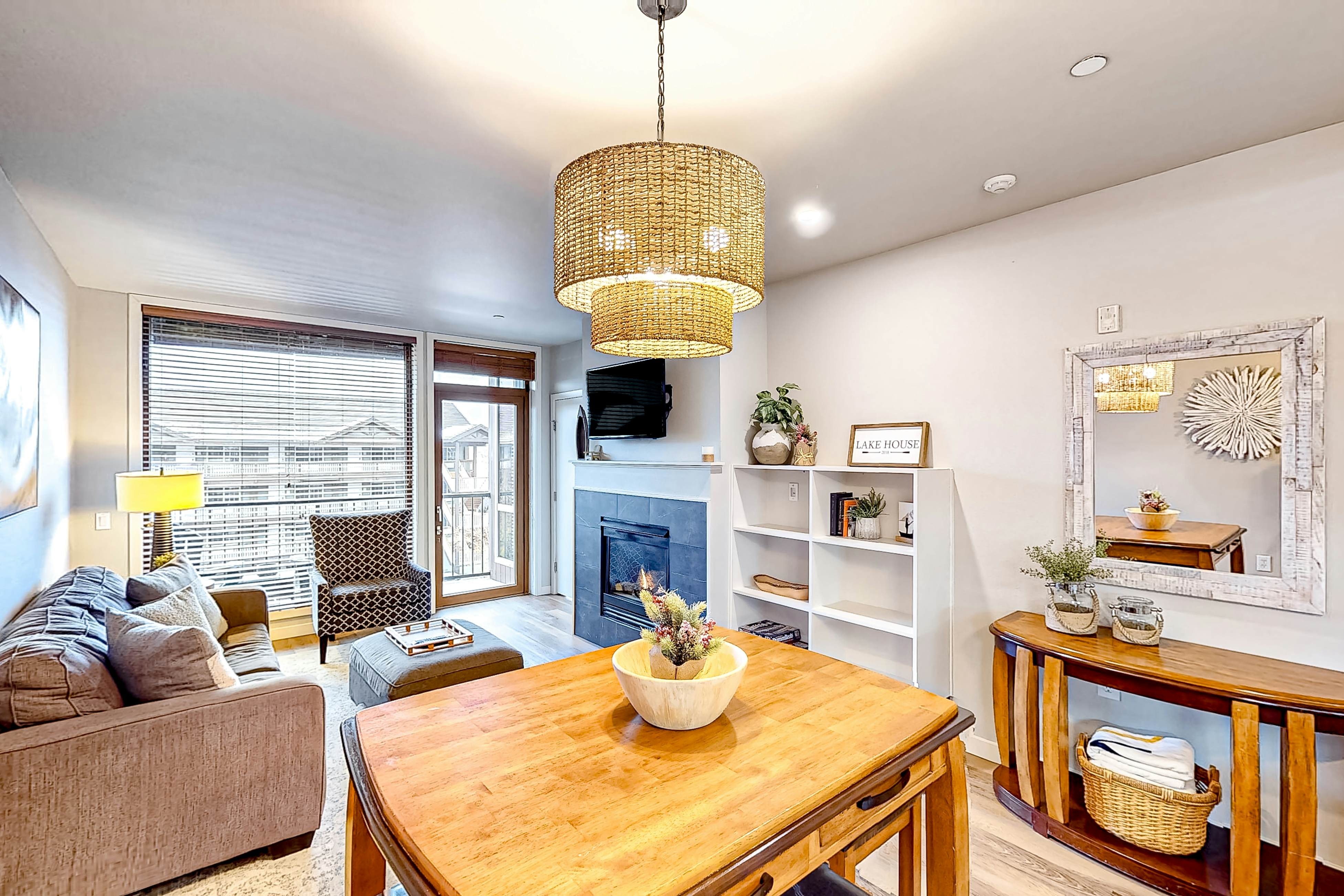 Chelan Resort Suites - Lakeside Holiday Suite #205