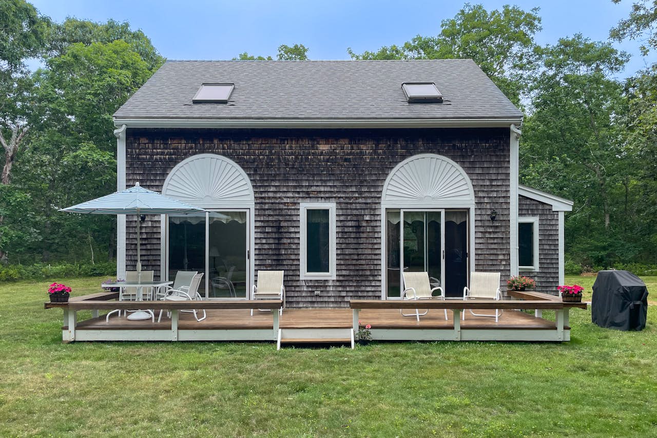 Vineyard Vacation Cottage 3 BD Chilmark, MA Vacation Rental Vacasa