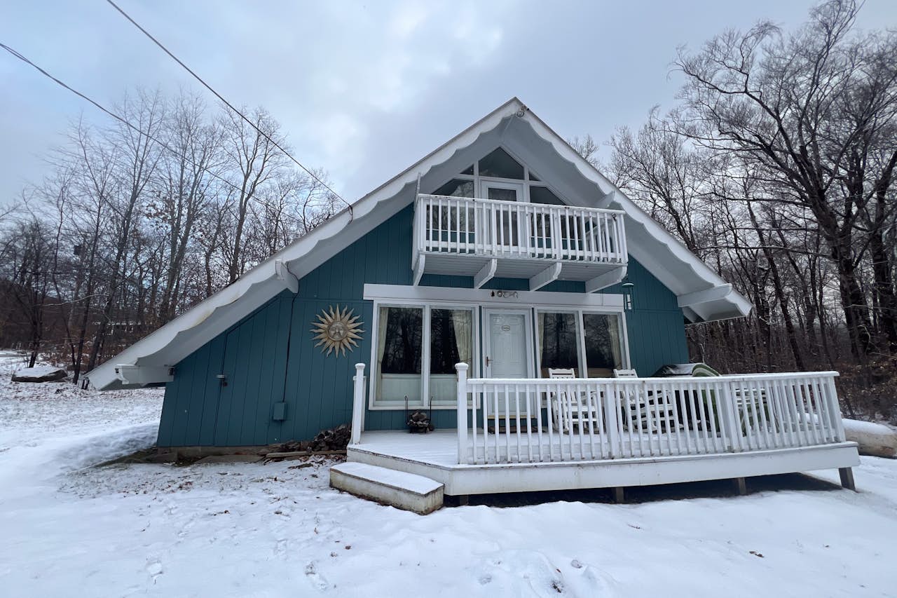 Buzz's Place 4 BD Winhall, VT Vacation Rental Vacasa