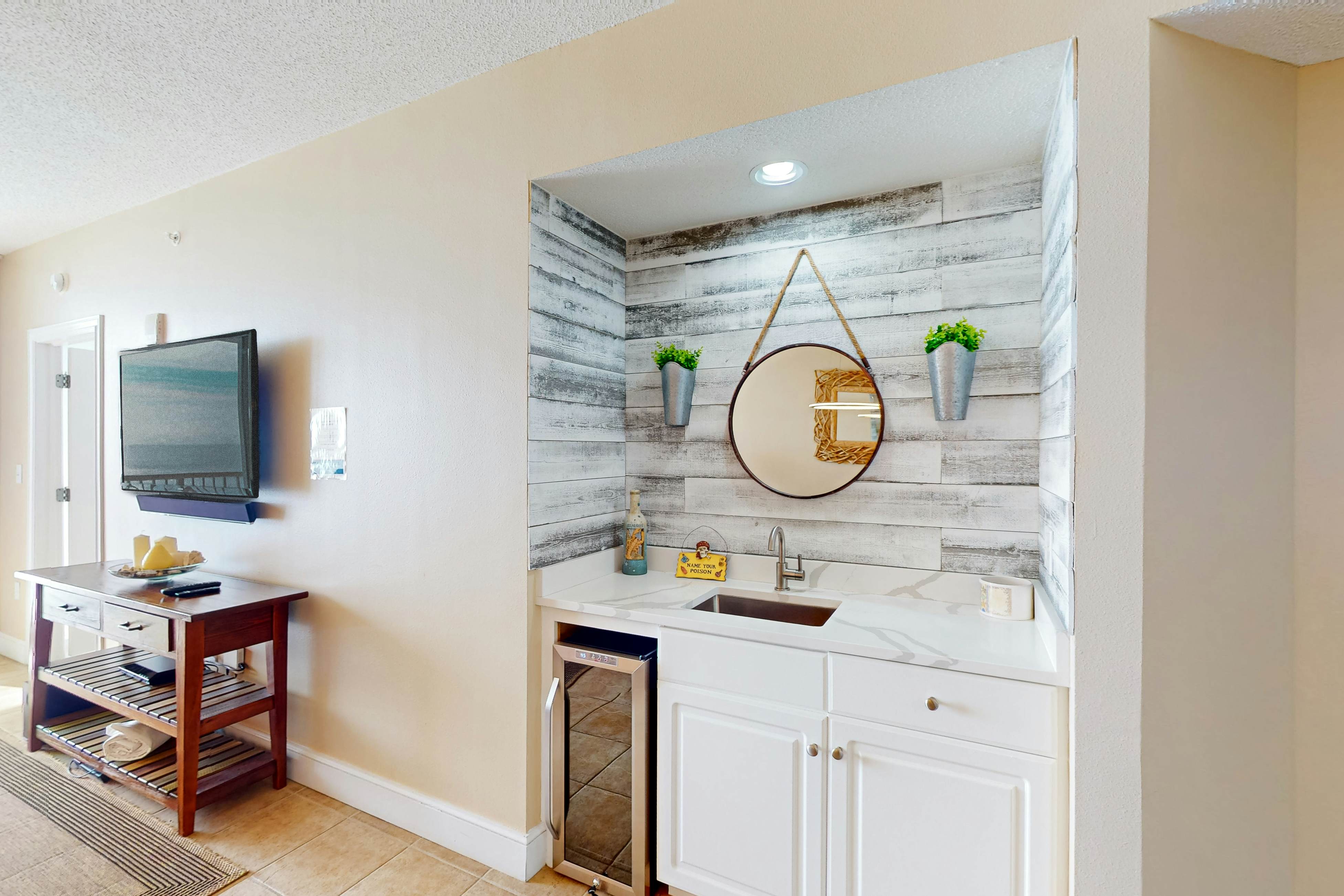 Majestic Tower II - 2102