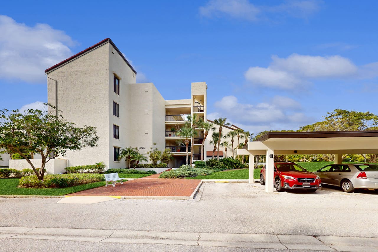 Longboat Beach Condo 2 BD Longboat Key, FL Vacation Rental Vacasa