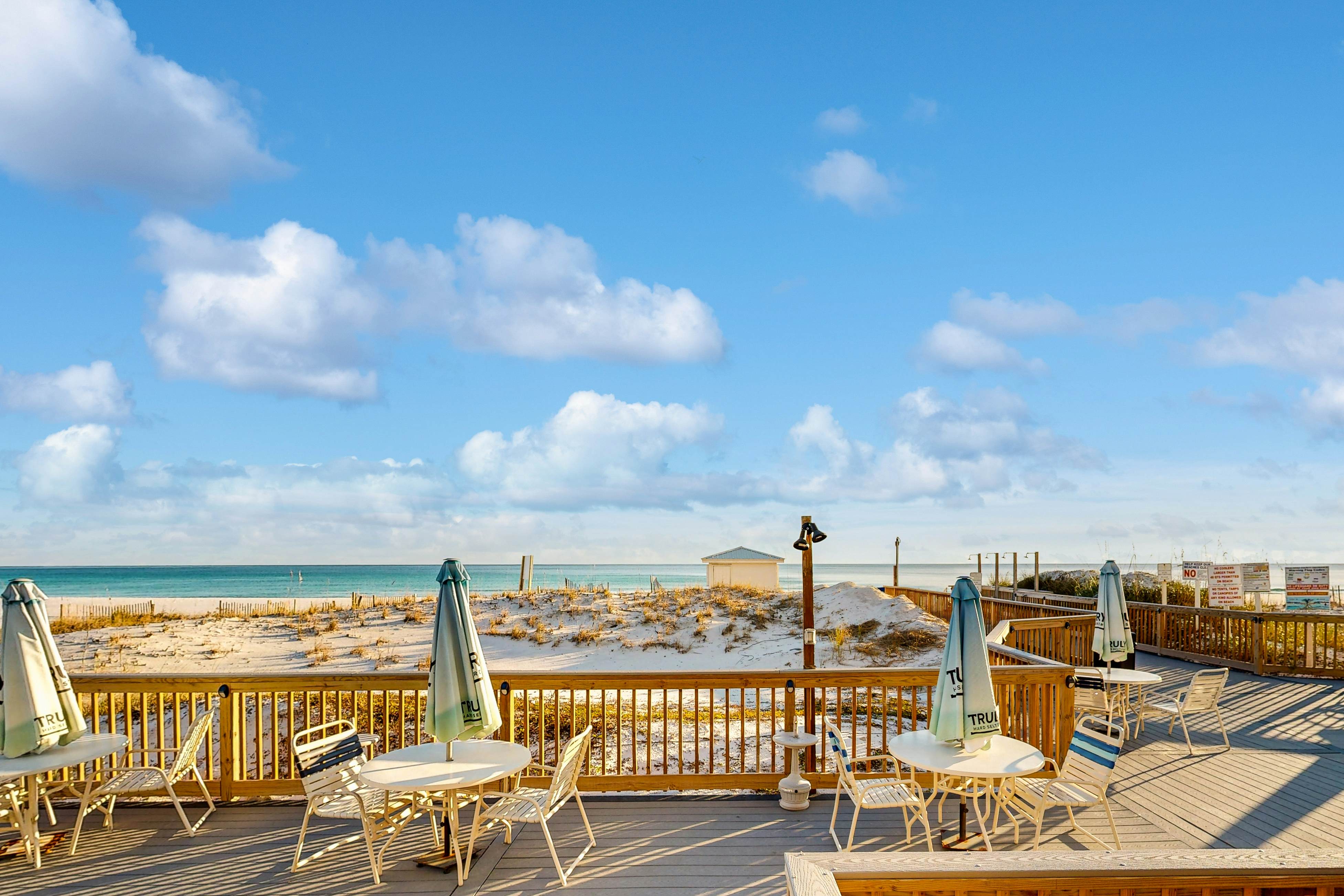 Pelican Beach Resort 2003