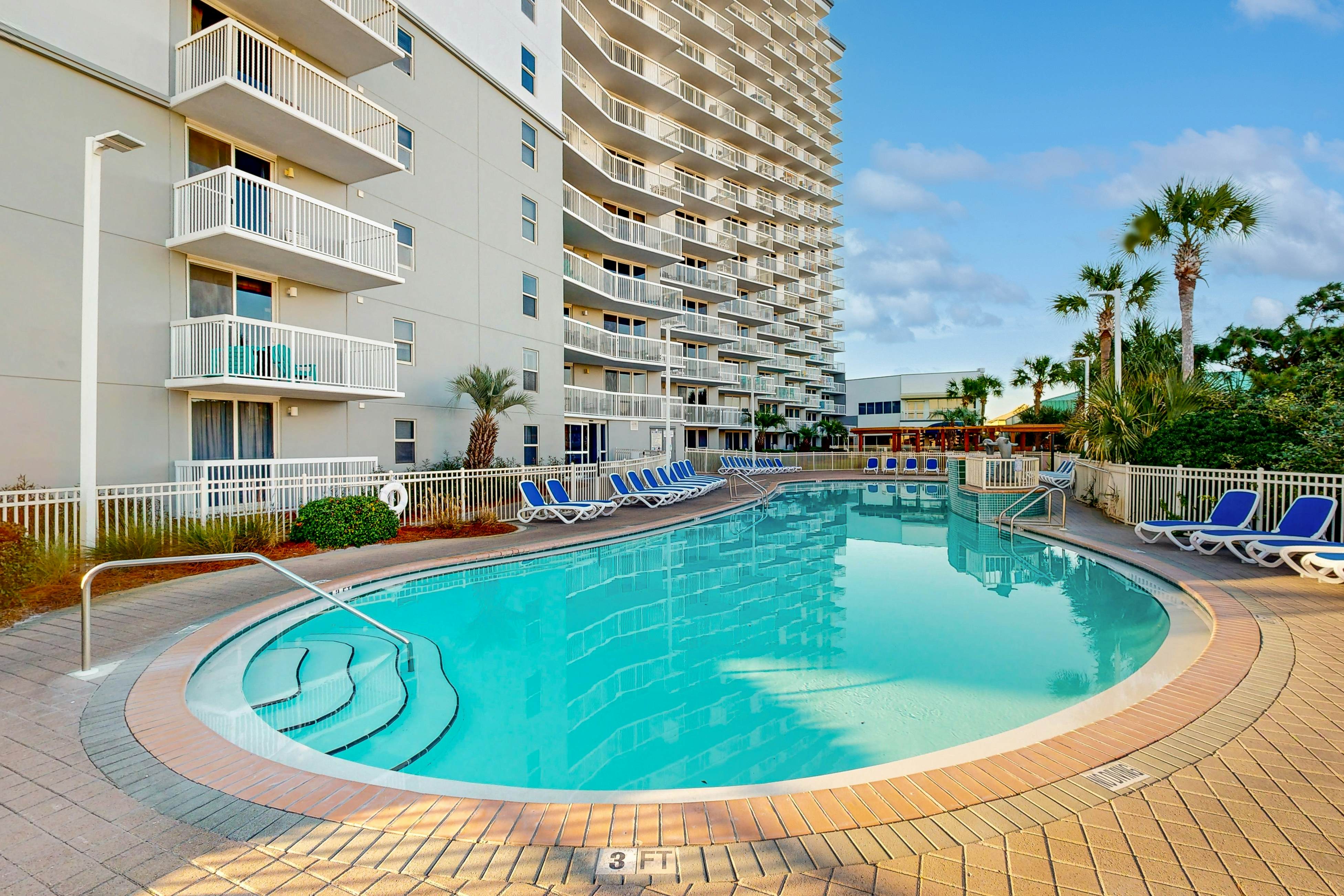 Pelican Beach Resort 2003