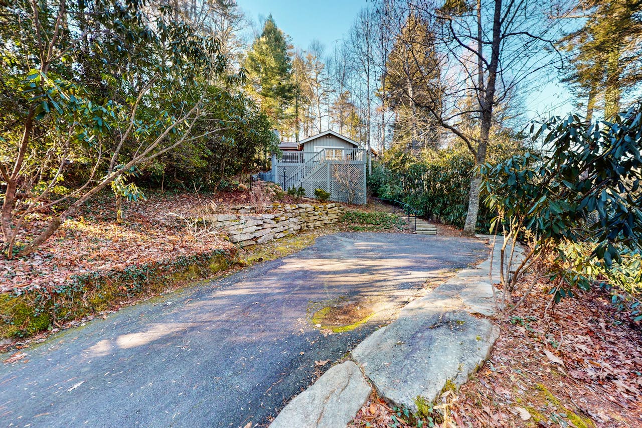 The Cottage on Chowan 2 BD Highlands, NC Vacation Rental Vacasa